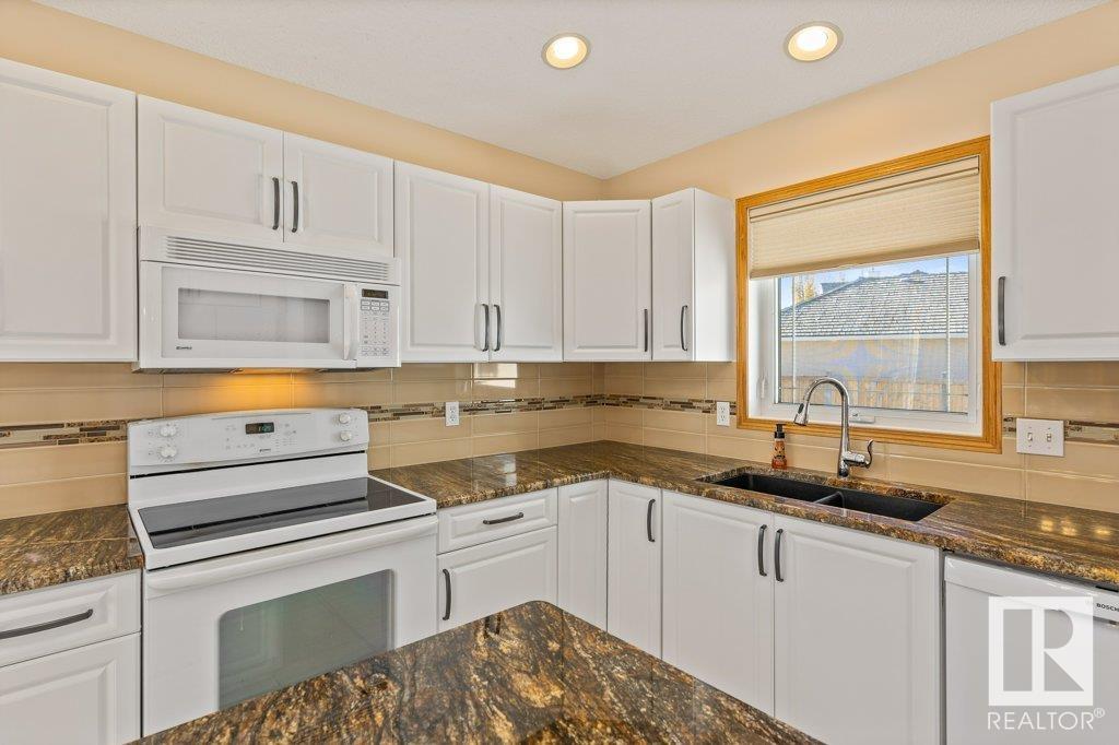 2 HOWARD Crescent