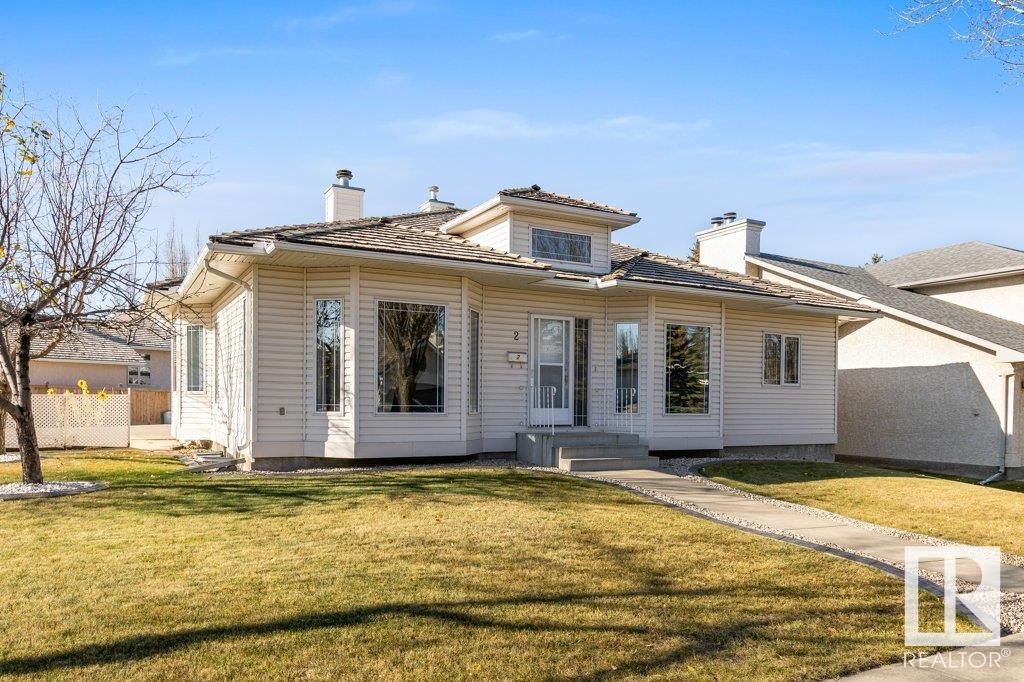 2 HOWARD Crescent