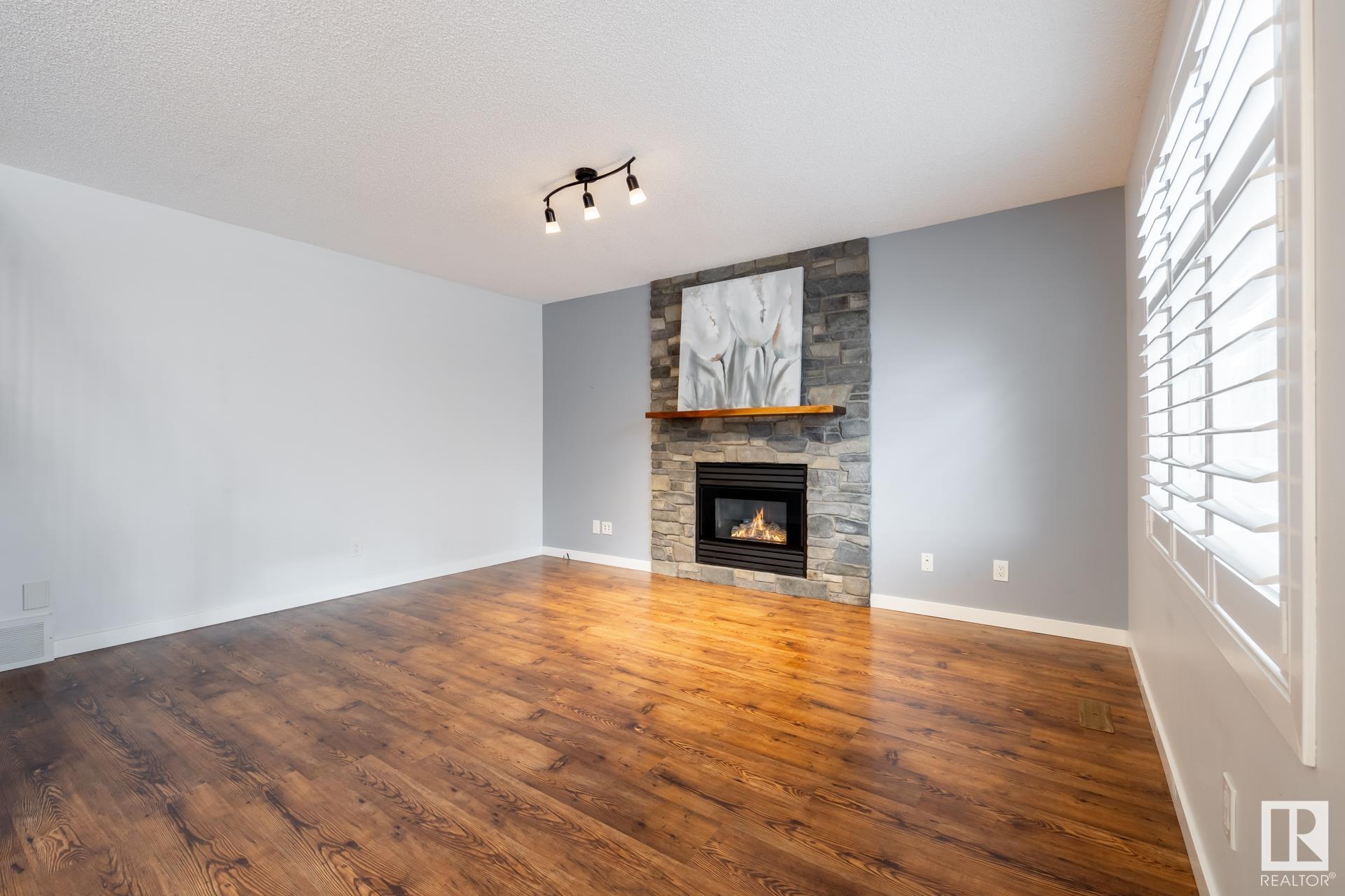 332 MEADOWVIEW Terrace