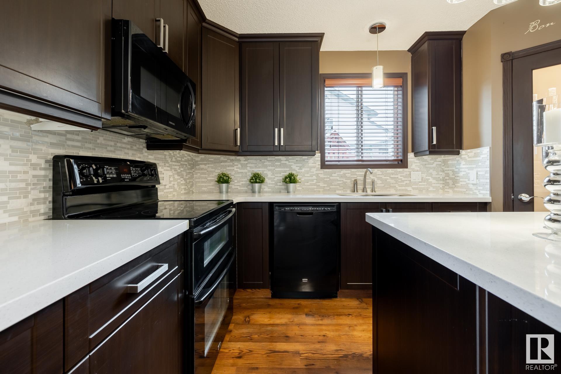 332 MEADOWVIEW Terrace