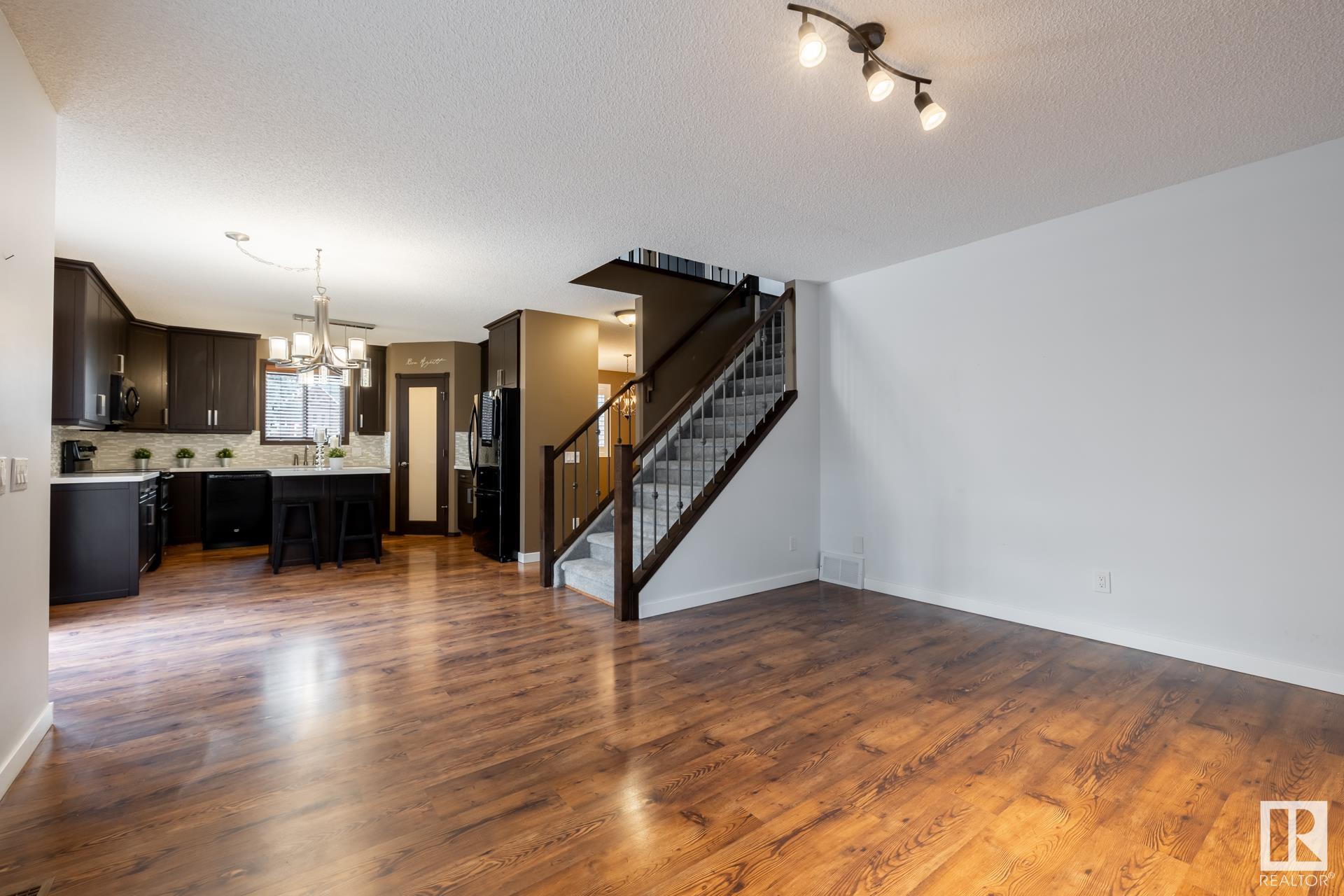 332 MEADOWVIEW Terrace