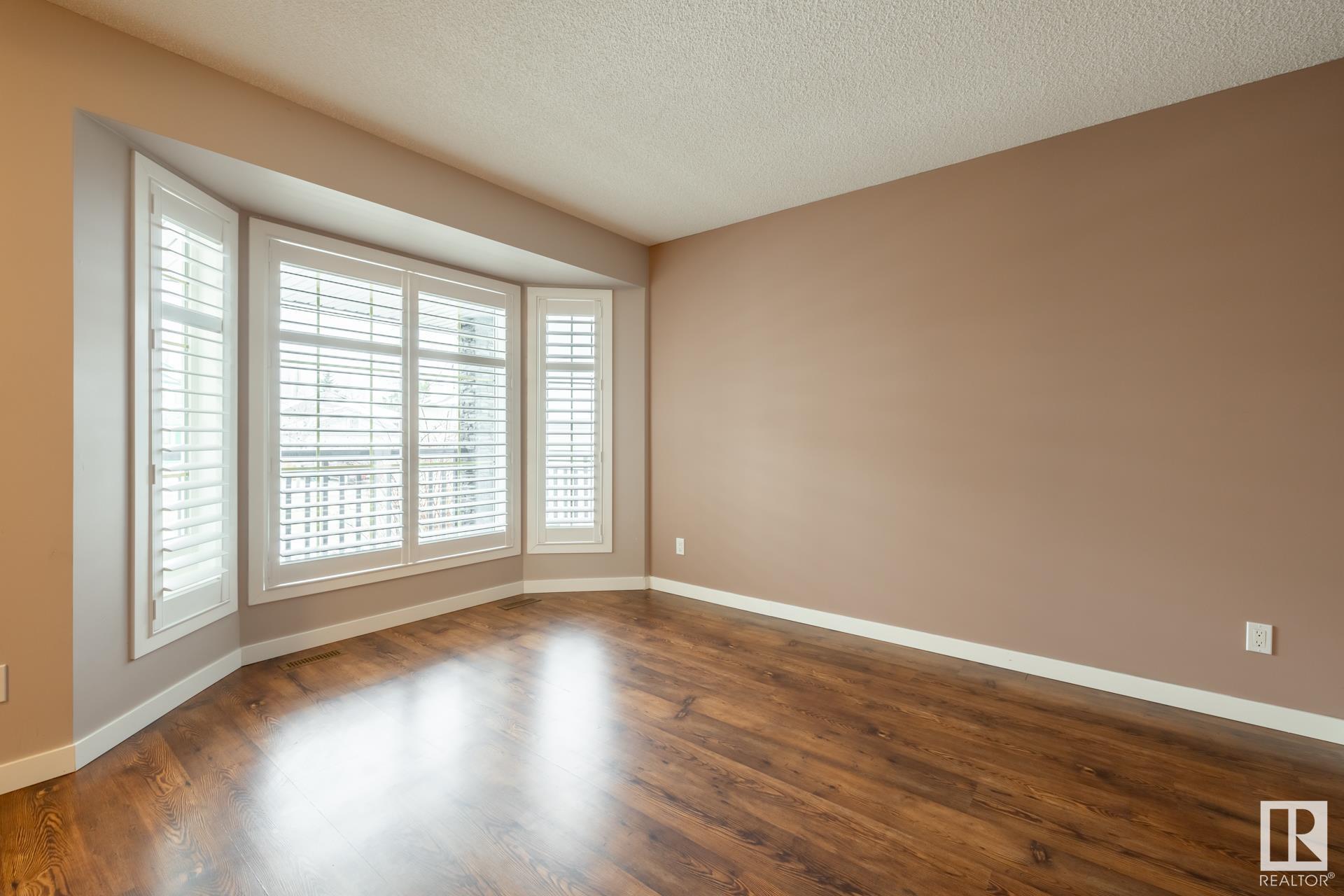 332 MEADOWVIEW Terrace