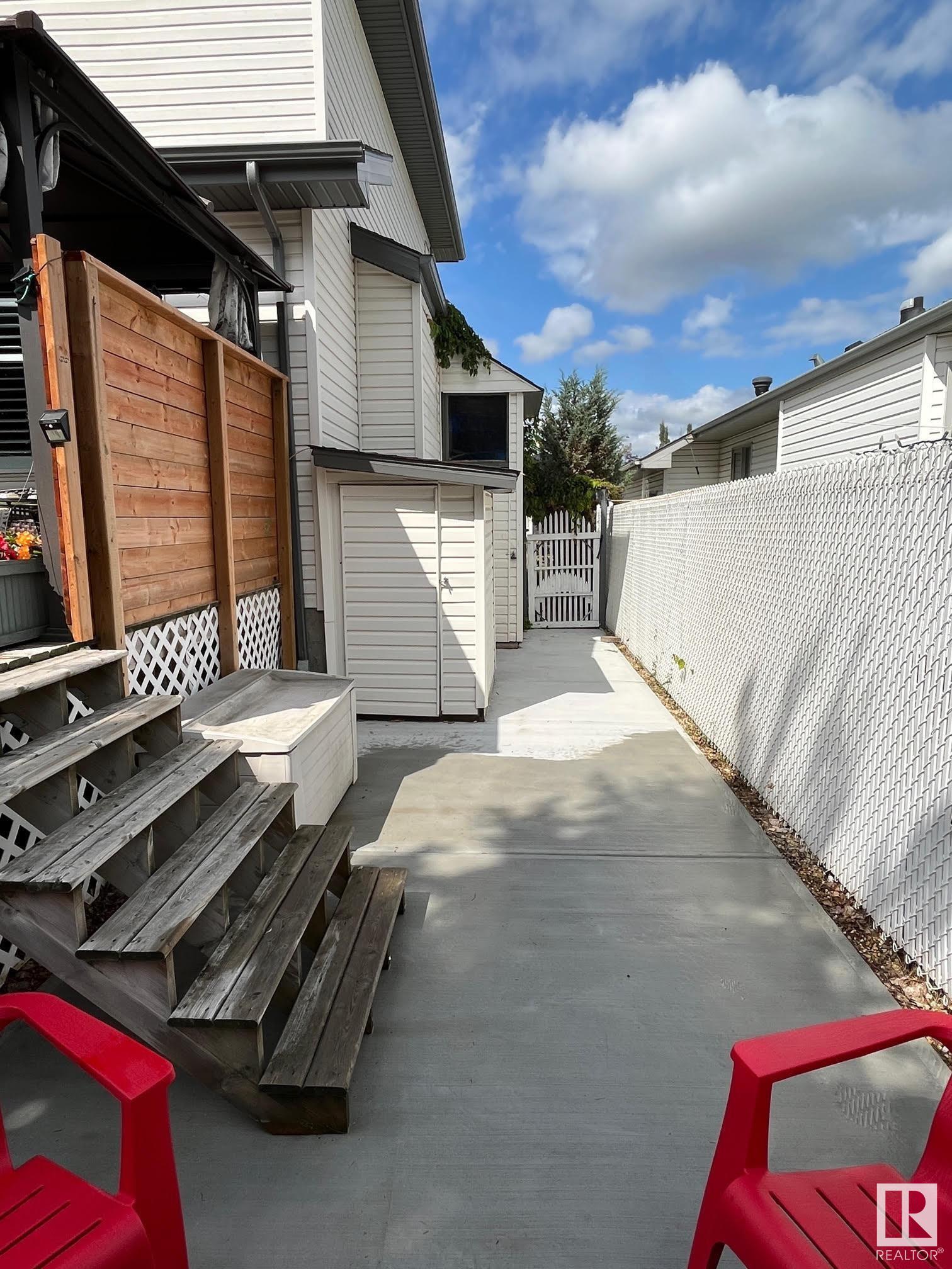 332 MEADOWVIEW Terrace
