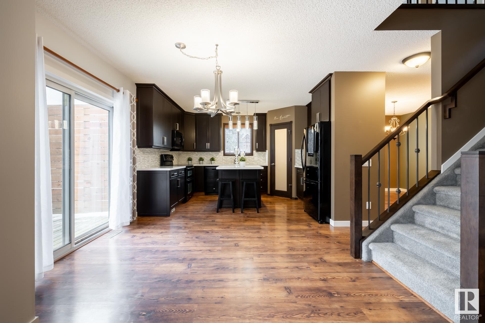 332 MEADOWVIEW Terrace