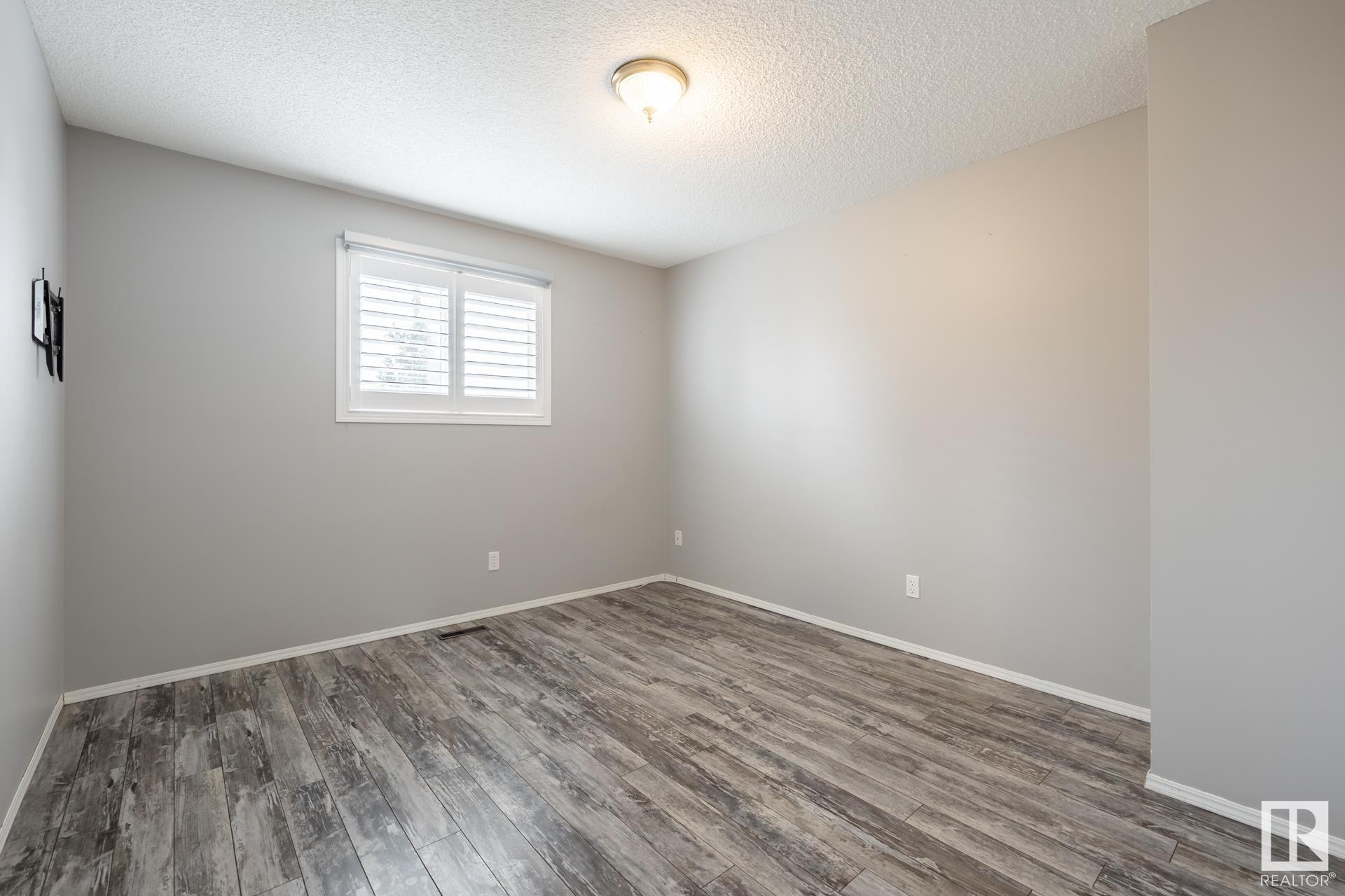 332 MEADOWVIEW Terrace