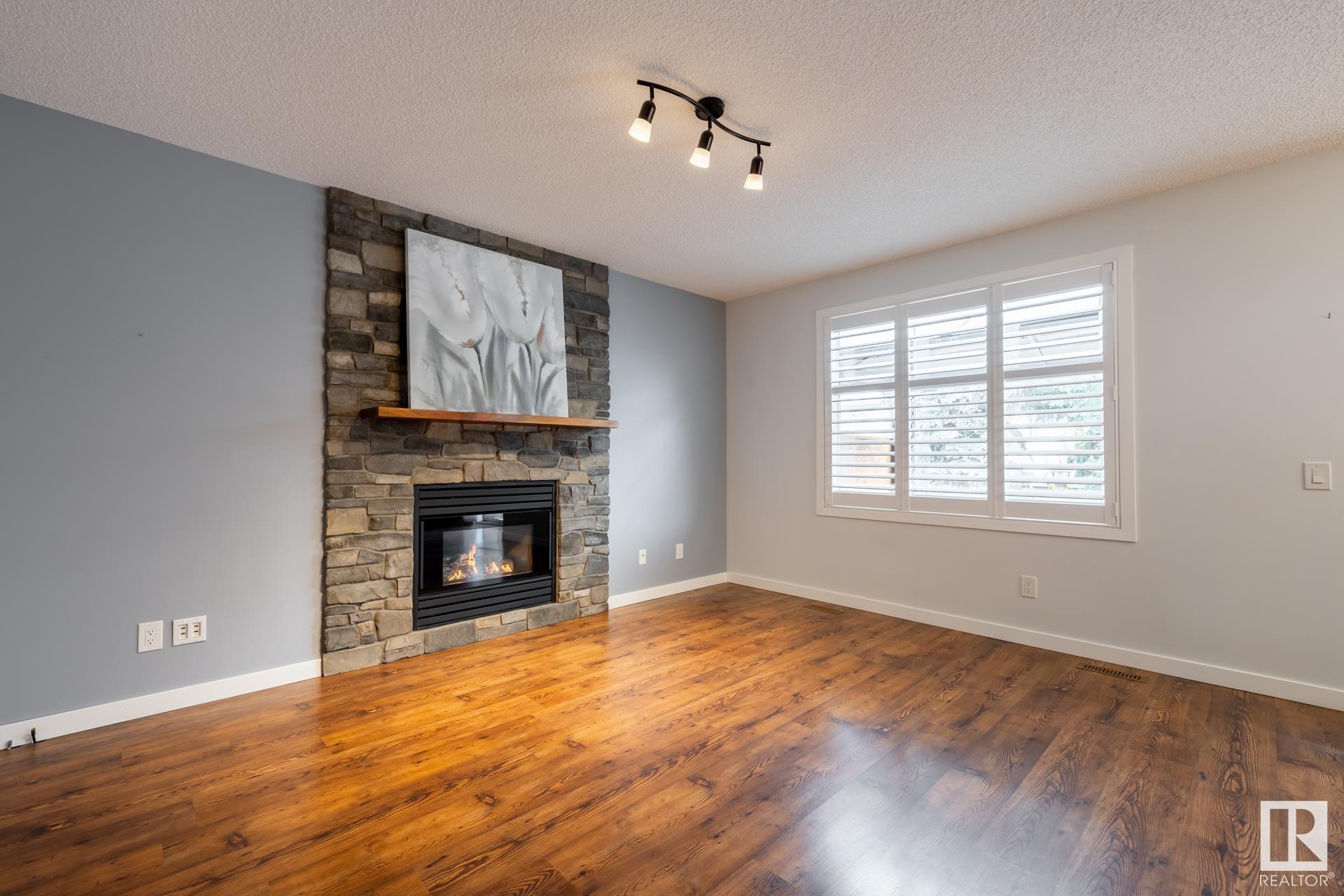 332 MEADOWVIEW Terrace
