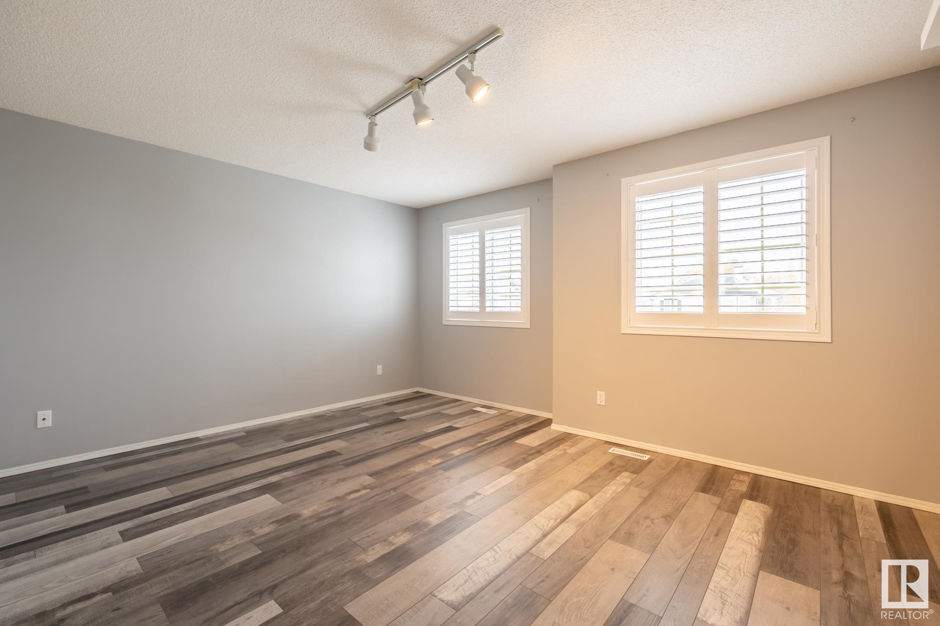 332 MEADOWVIEW Terrace