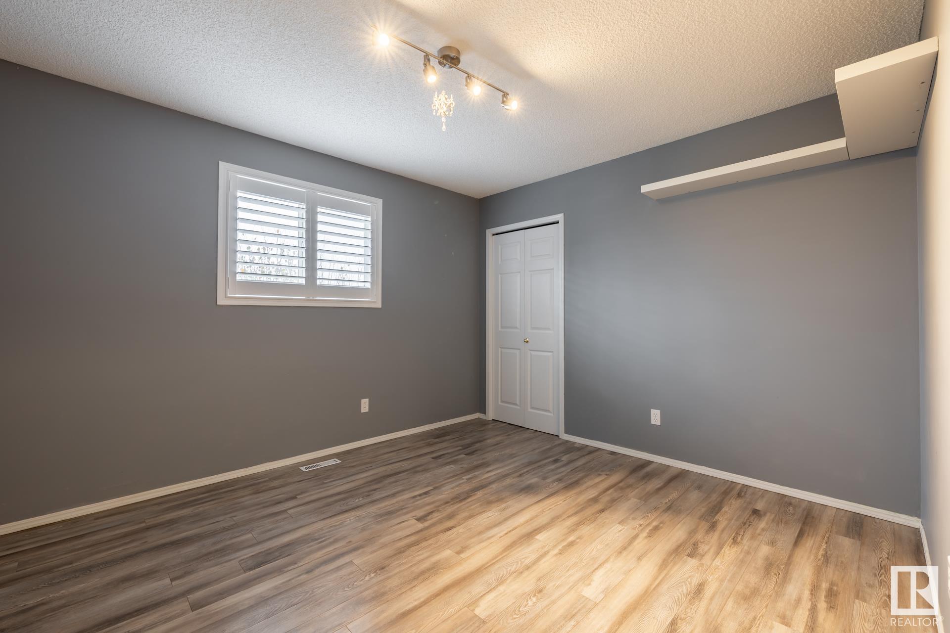 332 MEADOWVIEW Terrace