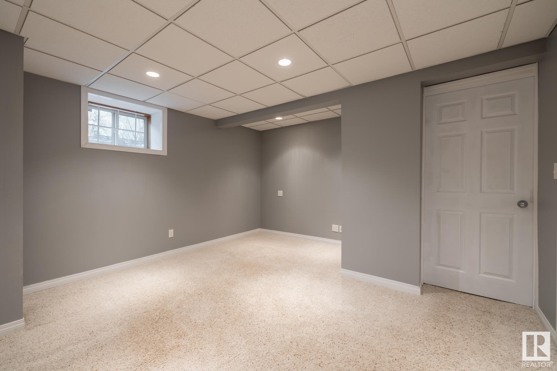 332 MEADOWVIEW Terrace