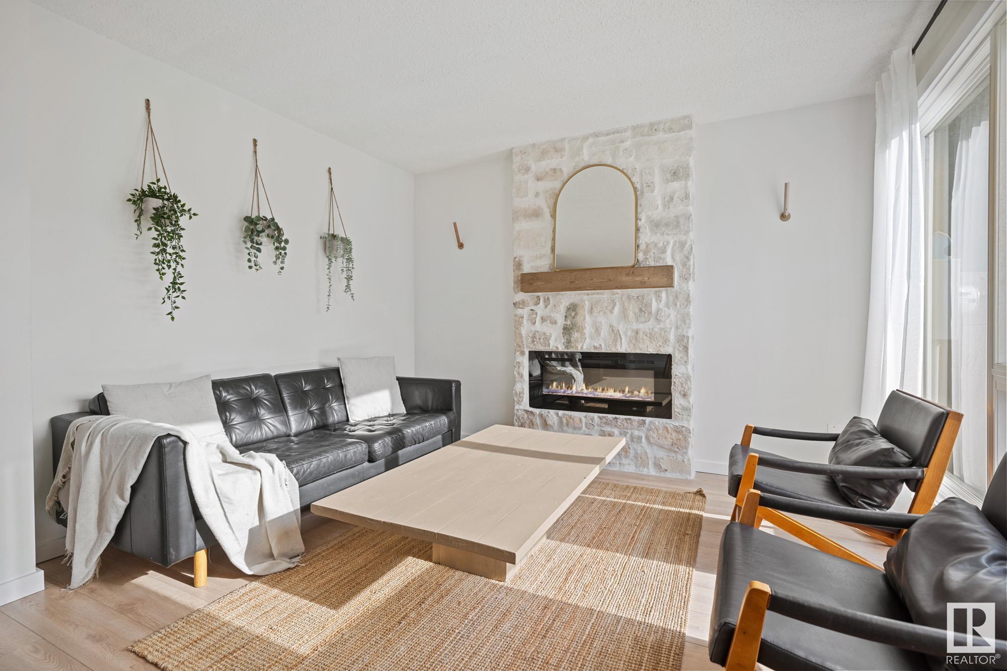 262 GRANDIN Village