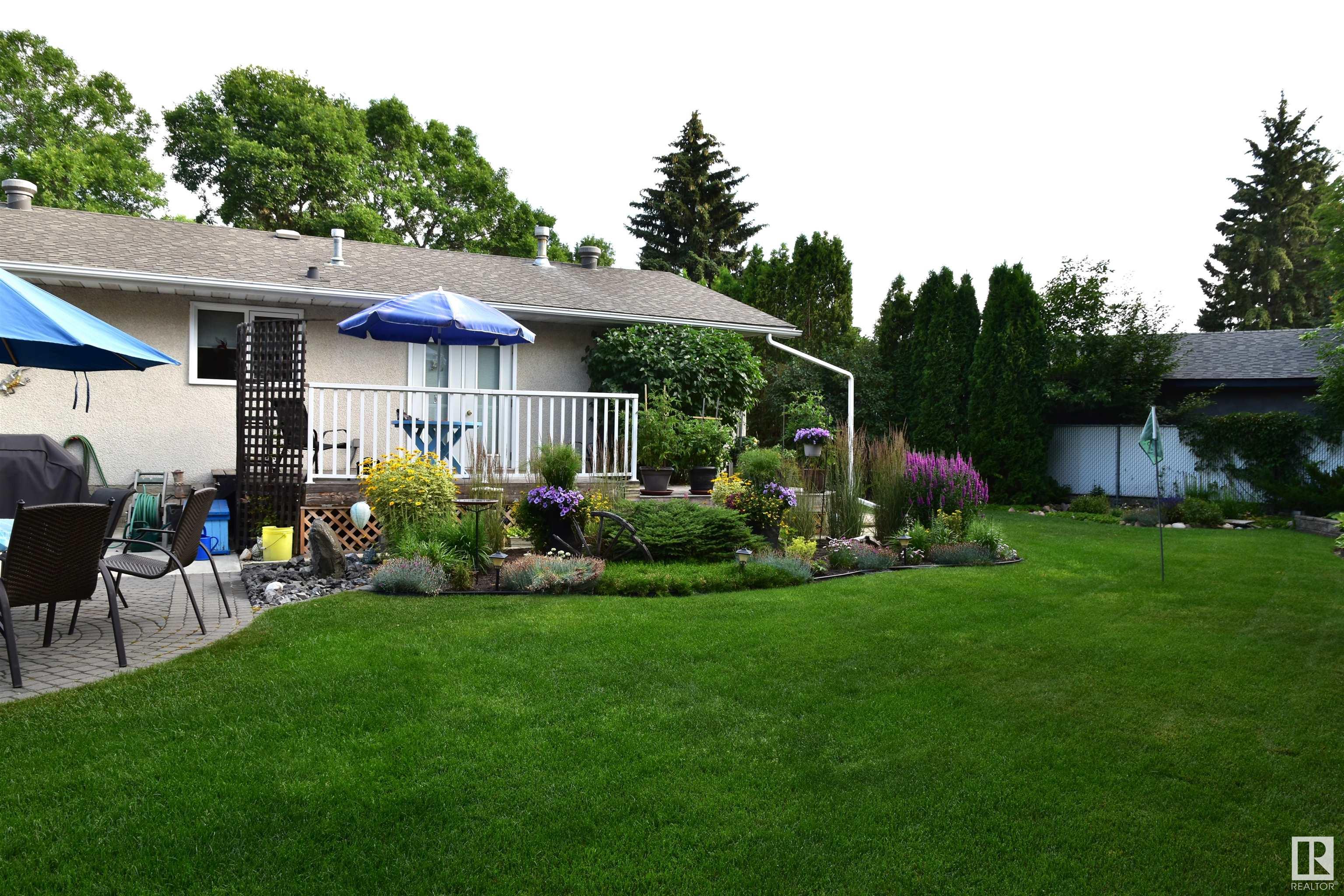 44 FALCON Crescent