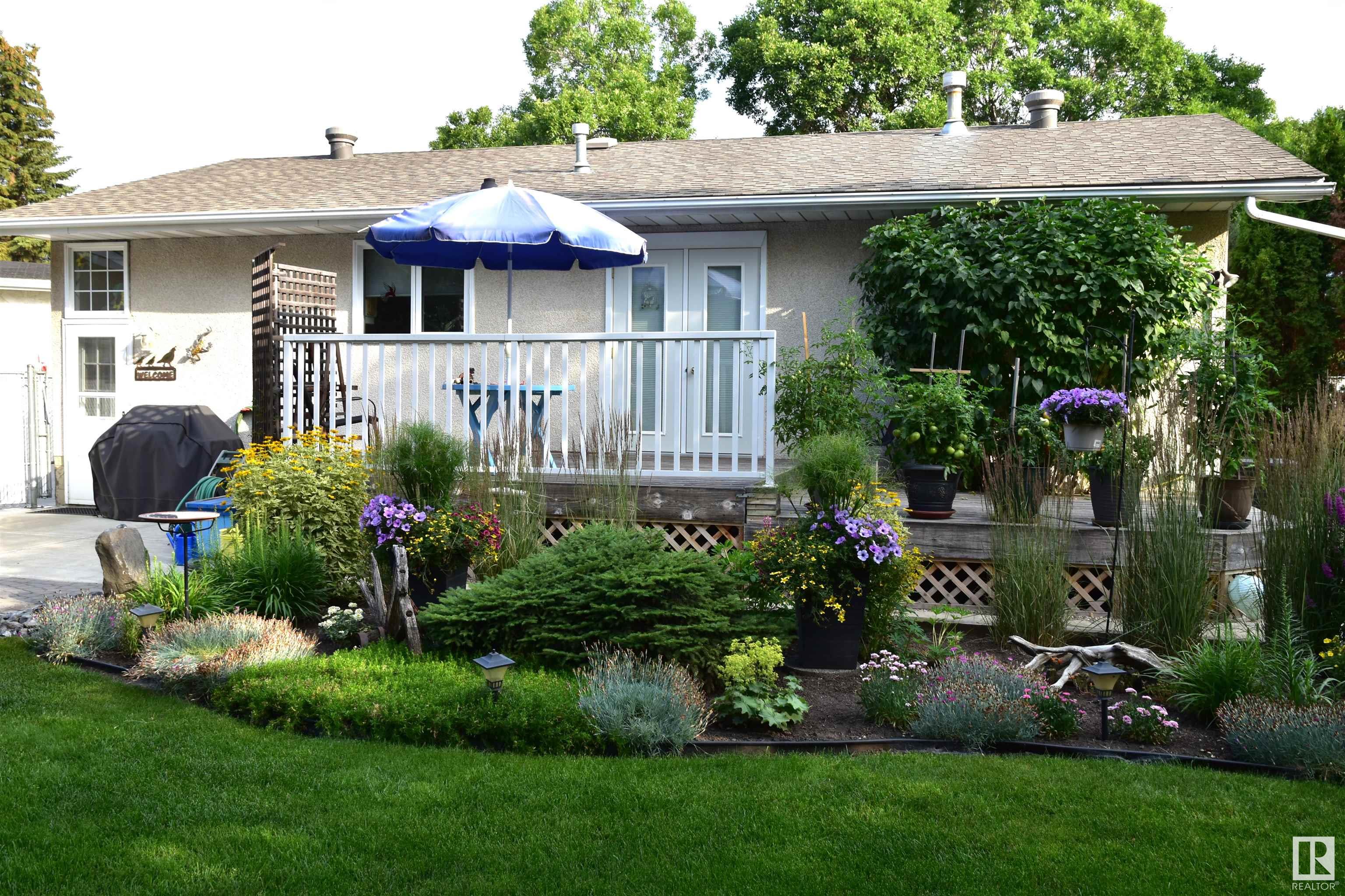 44 FALCON Crescent