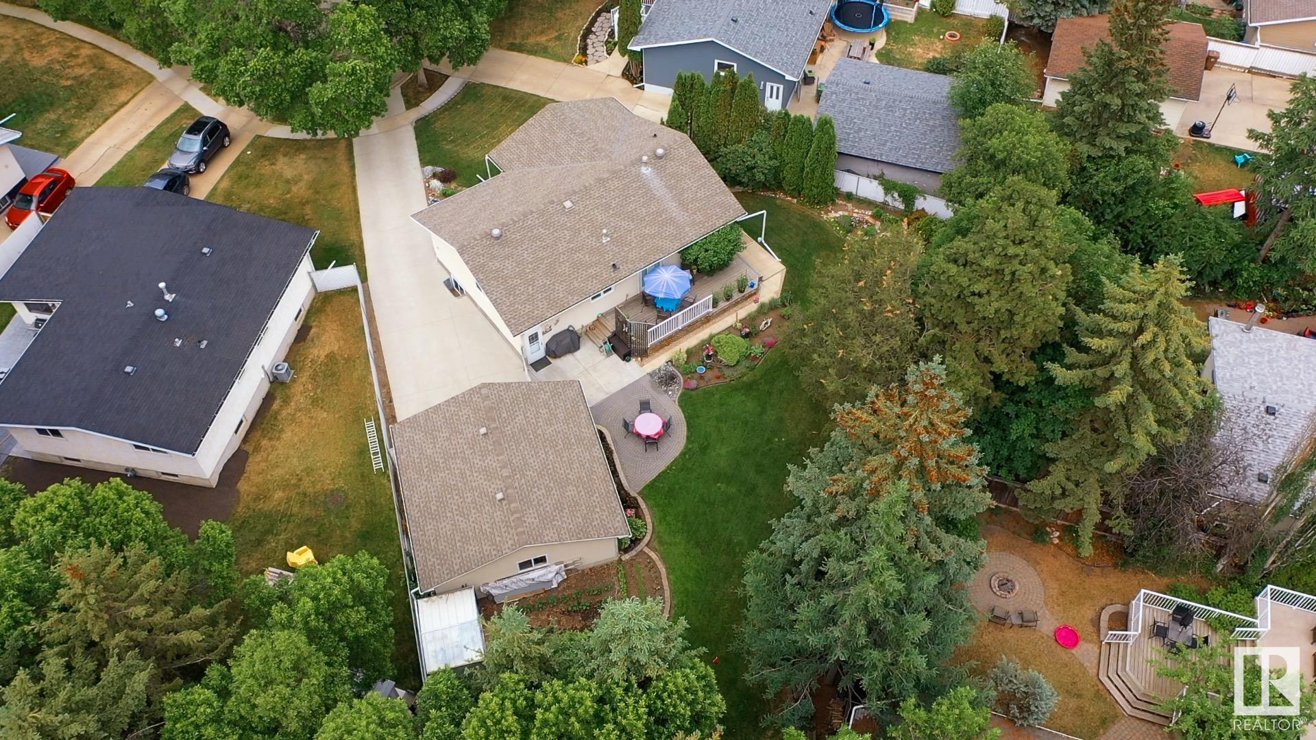 44 FALCON Crescent