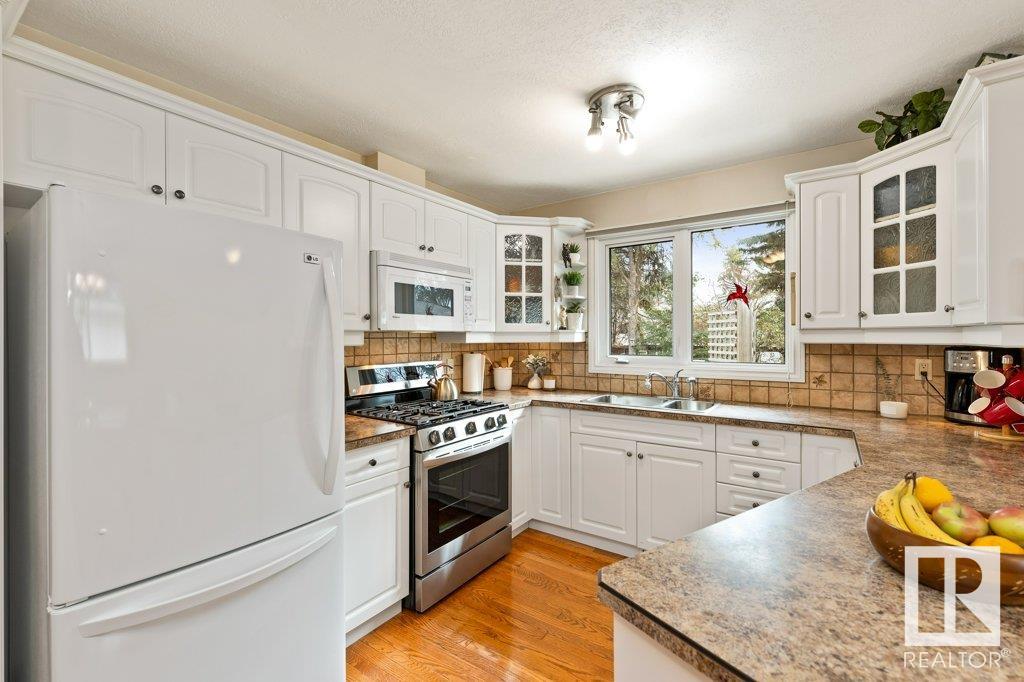 44 FALCON Crescent