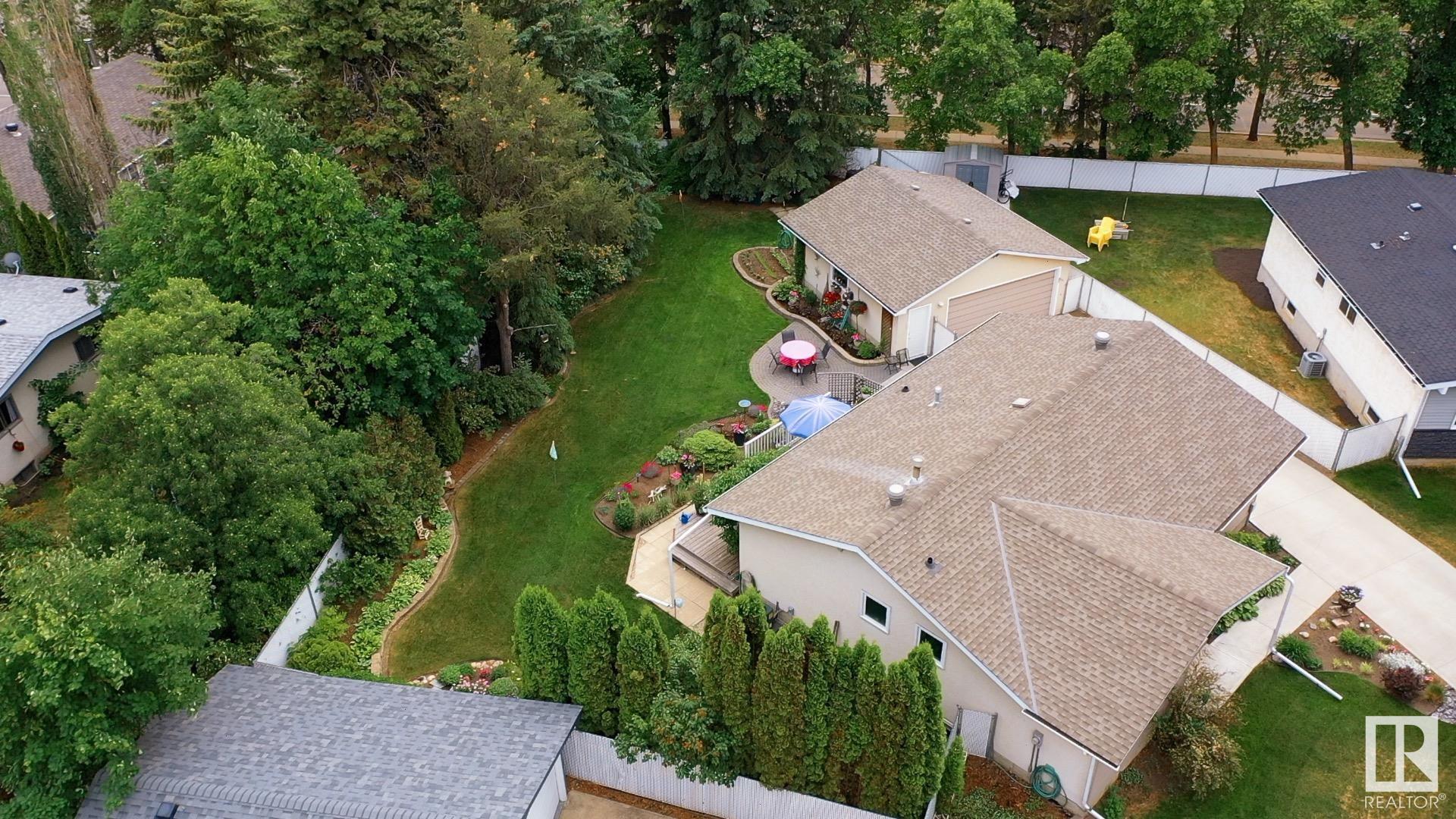 44 FALCON Crescent