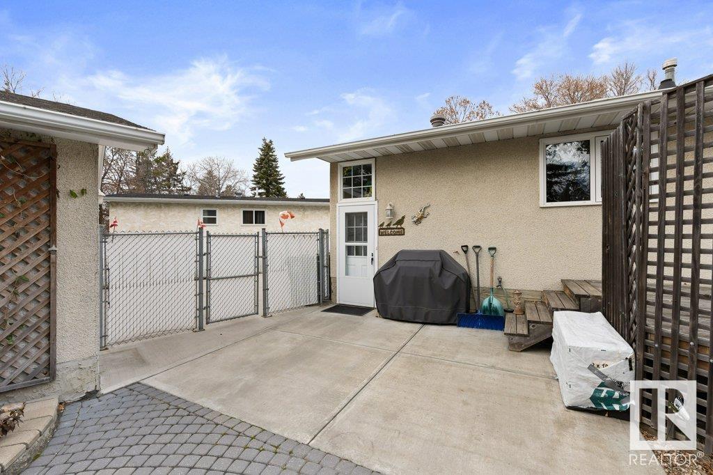 44 FALCON Crescent
