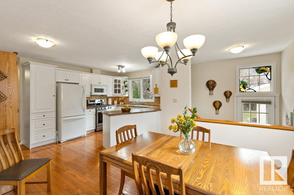 44 FALCON Crescent