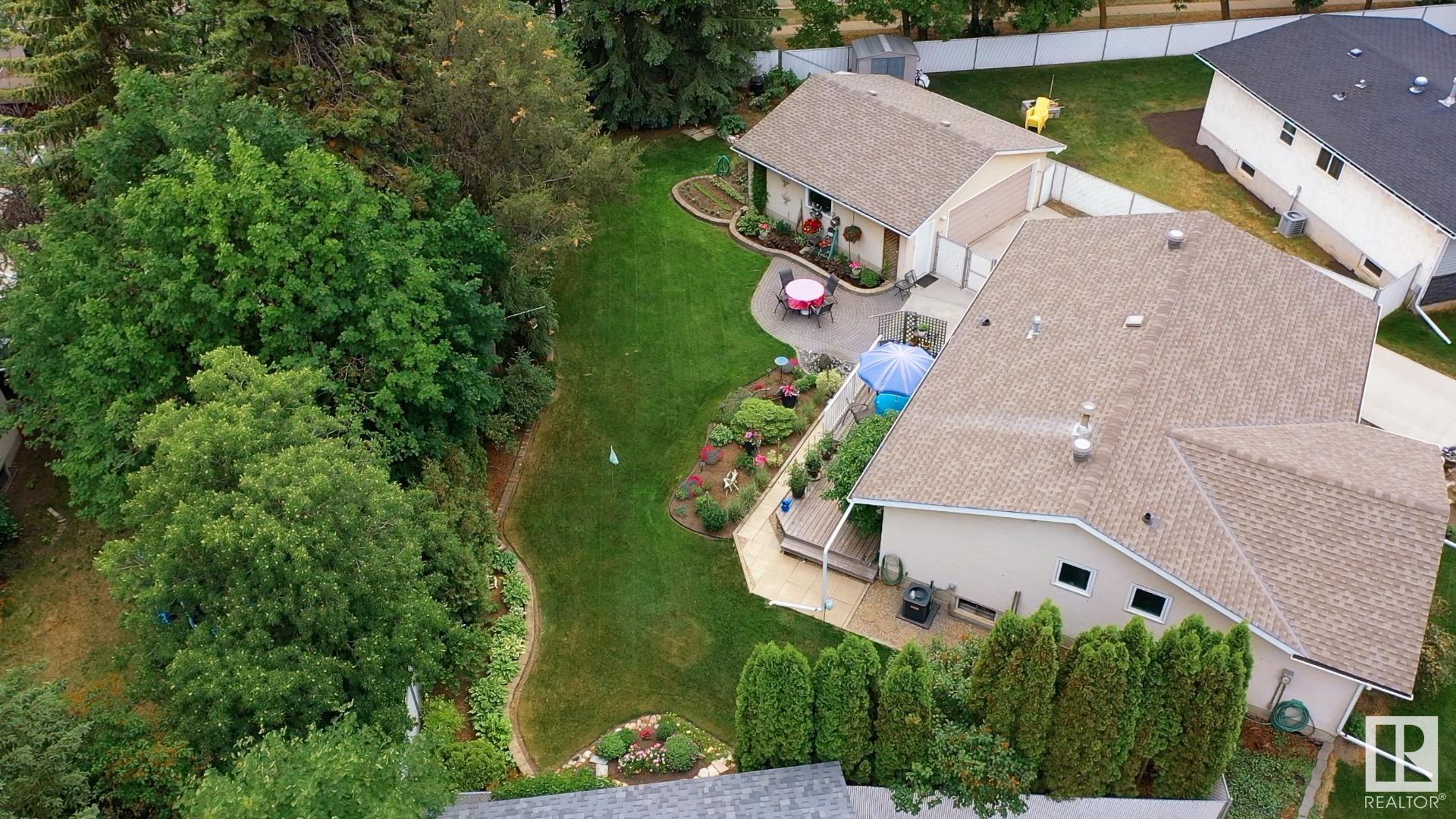 44 FALCON Crescent