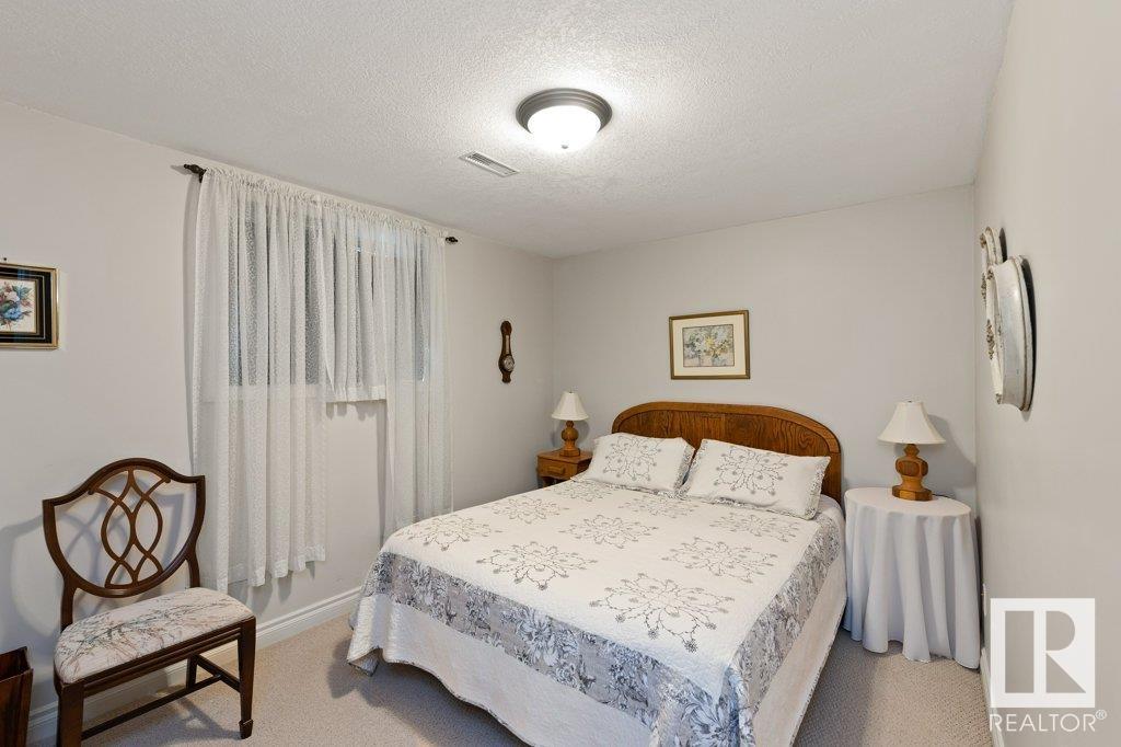 44 FALCON Crescent