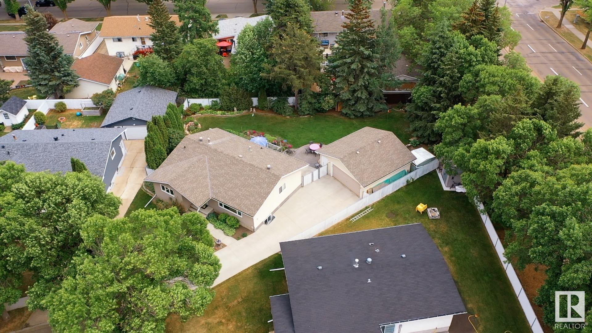 44 FALCON Crescent