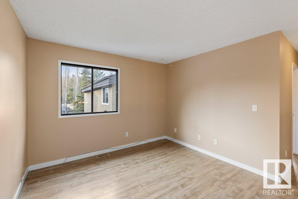 15 FOXBOROUGH Gardens