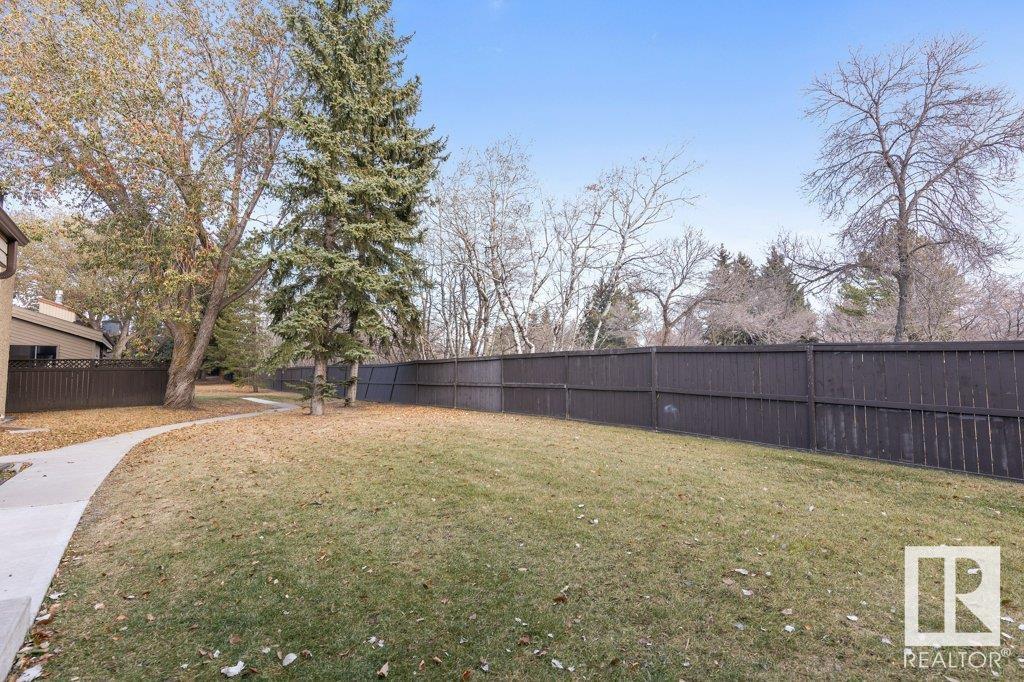 15 FOXBOROUGH Gardens