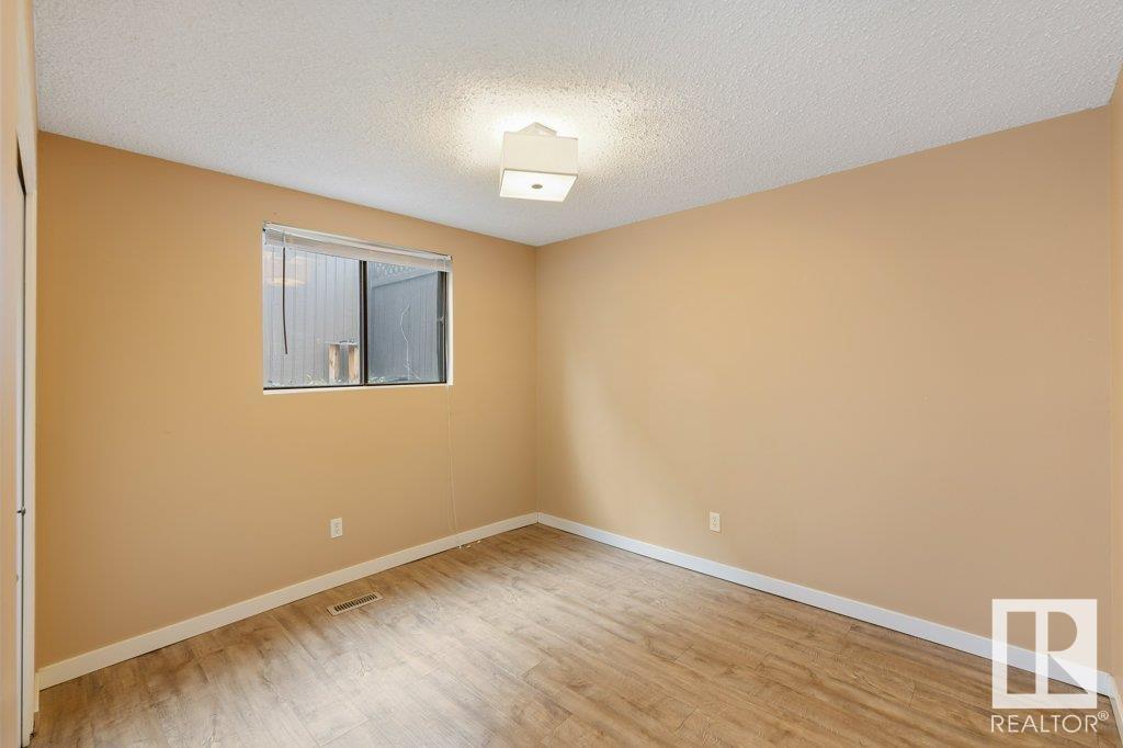 15 FOXBOROUGH Gardens