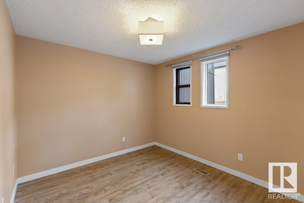 15 FOXBOROUGH Gardens
