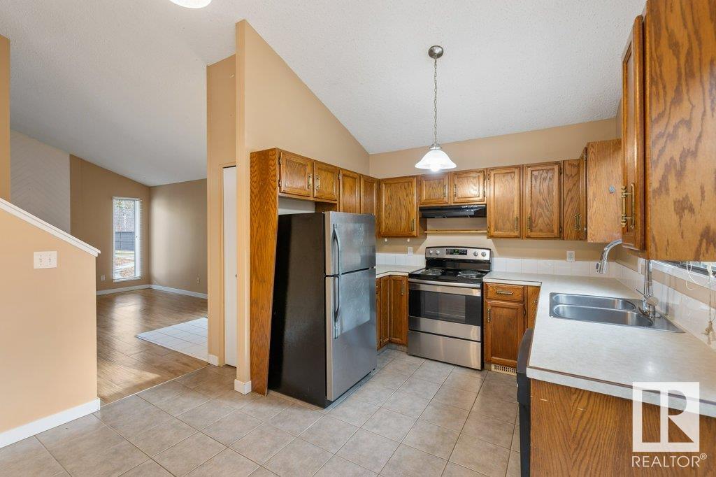 15 FOXBOROUGH Gardens