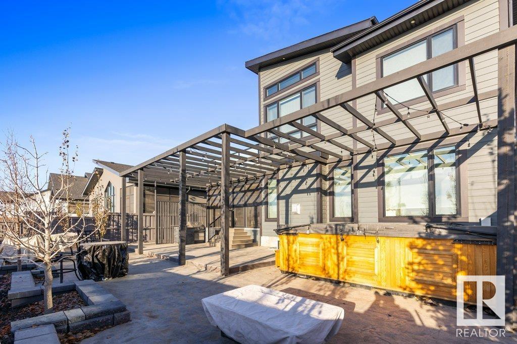 30 EASTON Close