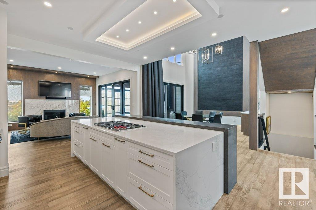30 EASTON Close