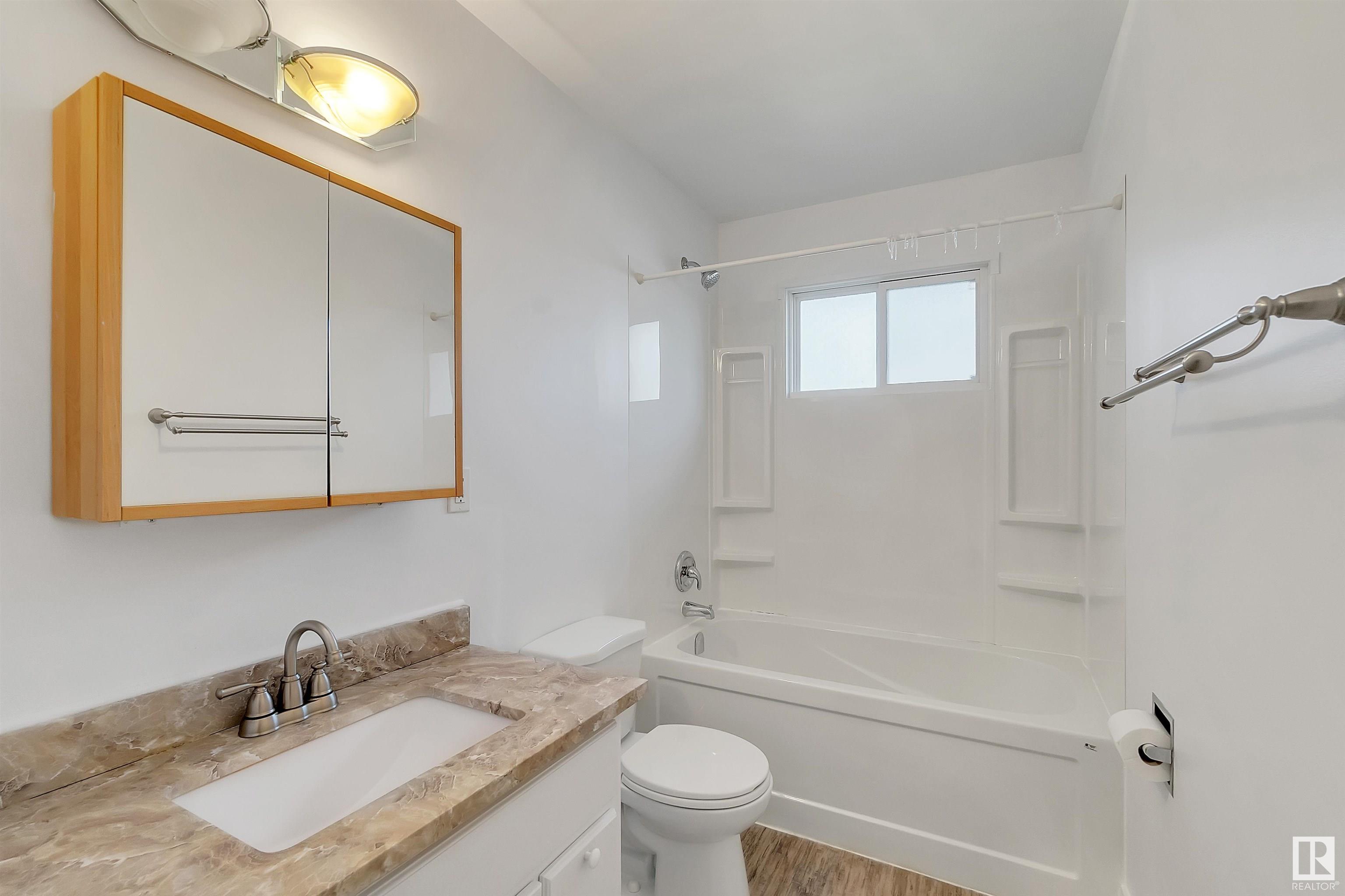 16 BLUEBIRD Crescent