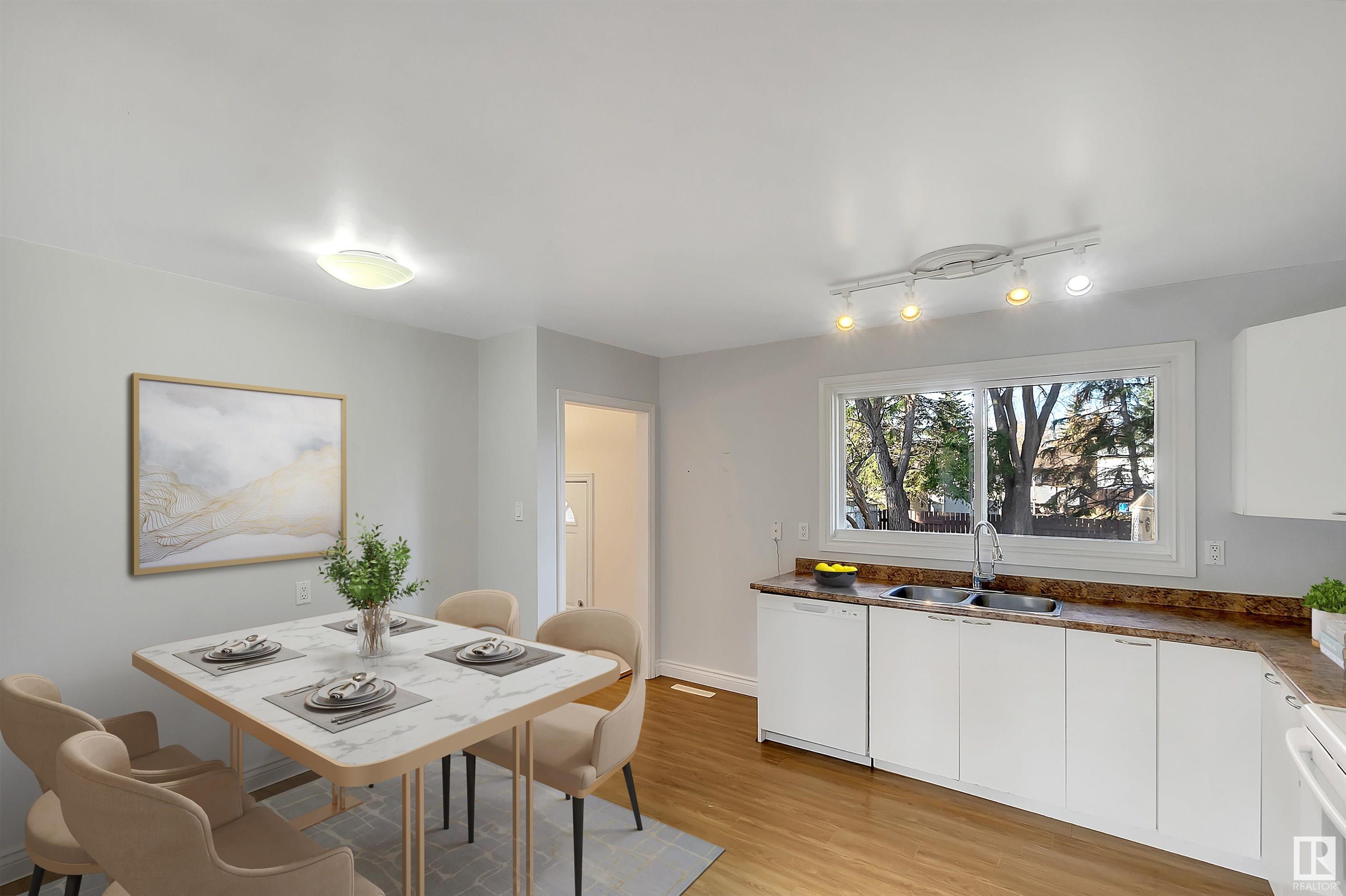 16 BLUEBIRD Crescent
