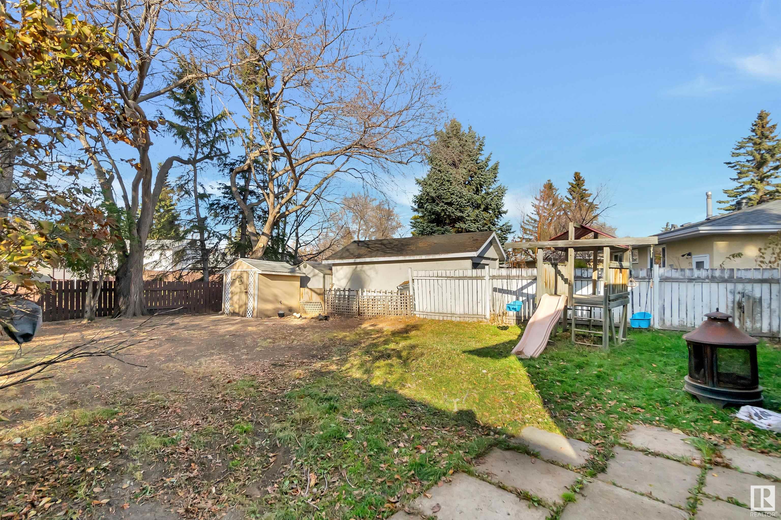 16 BLUEBIRD Crescent