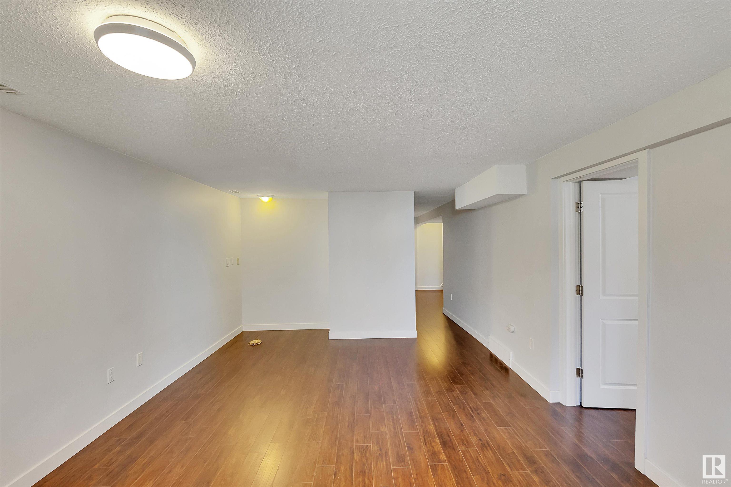 16 BLUEBIRD Crescent