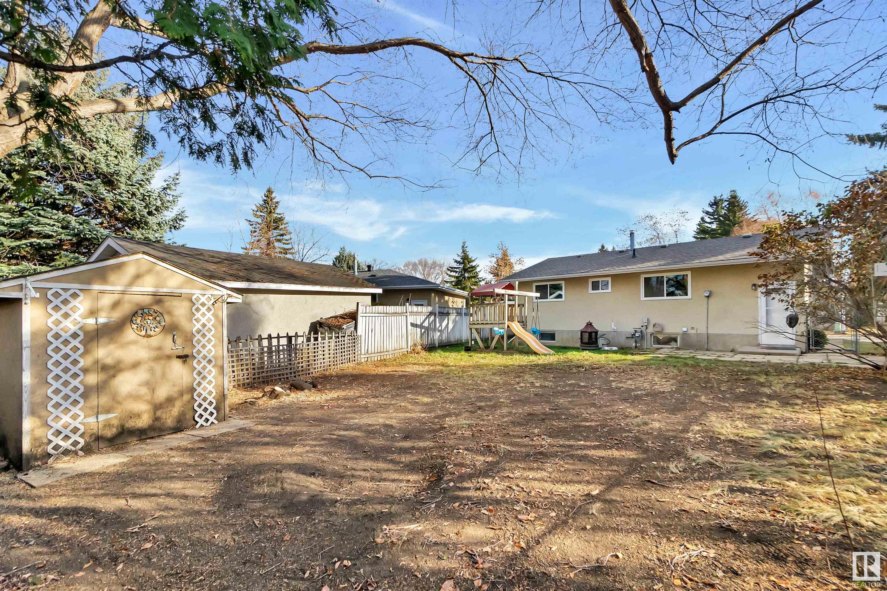 16 BLUEBIRD Crescent