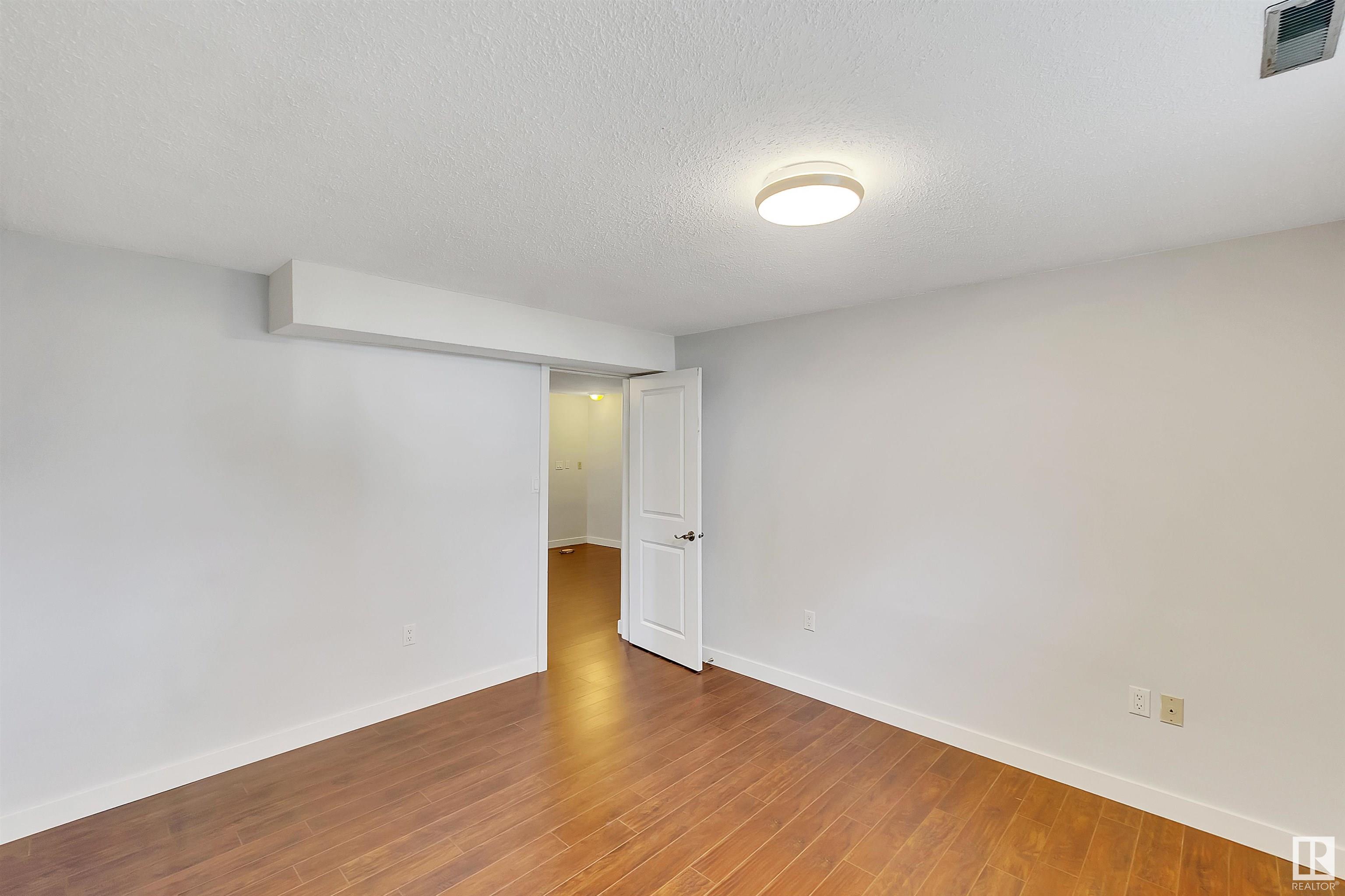 16 BLUEBIRD Crescent