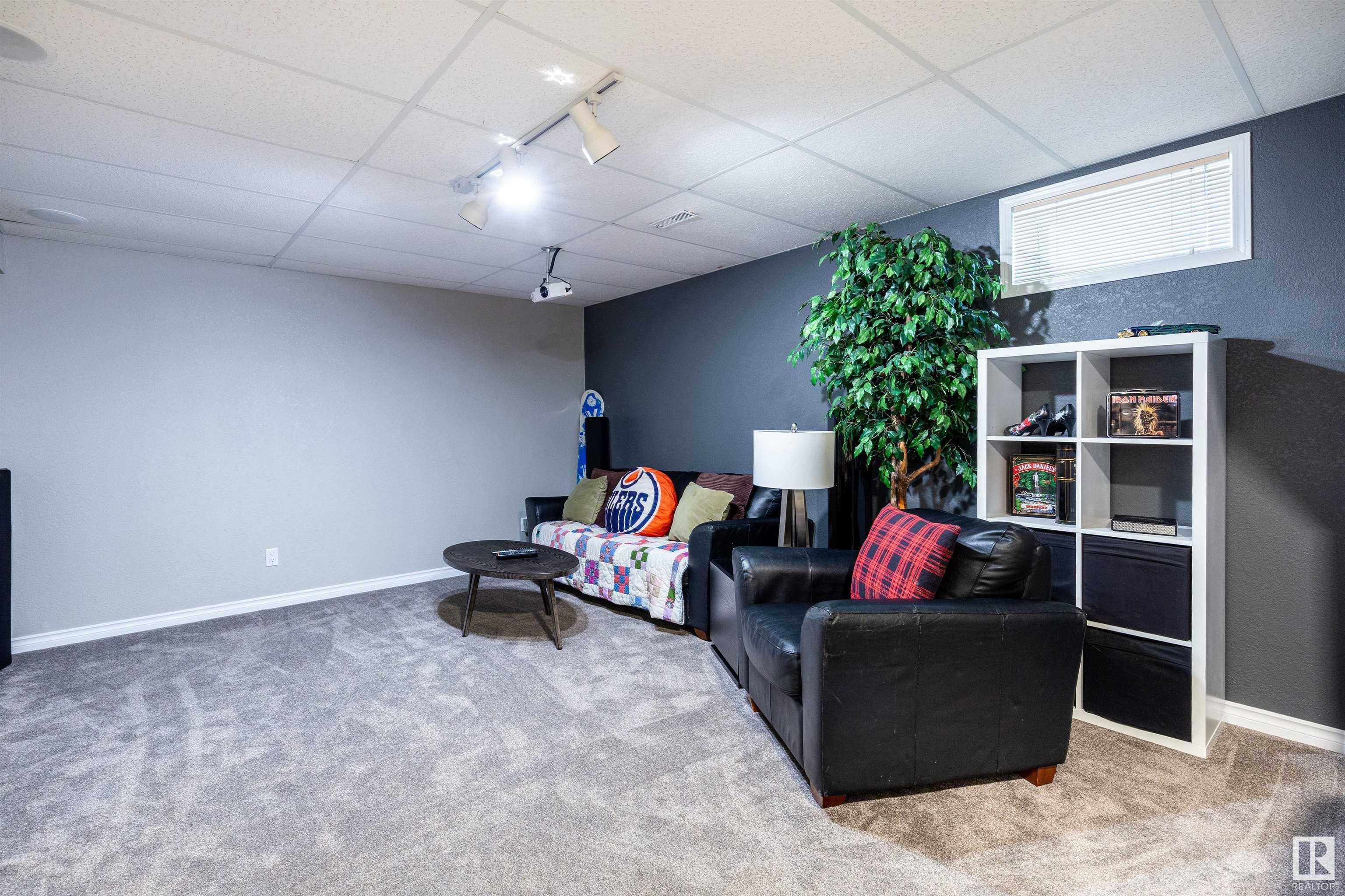 54 DELAGE Crescent