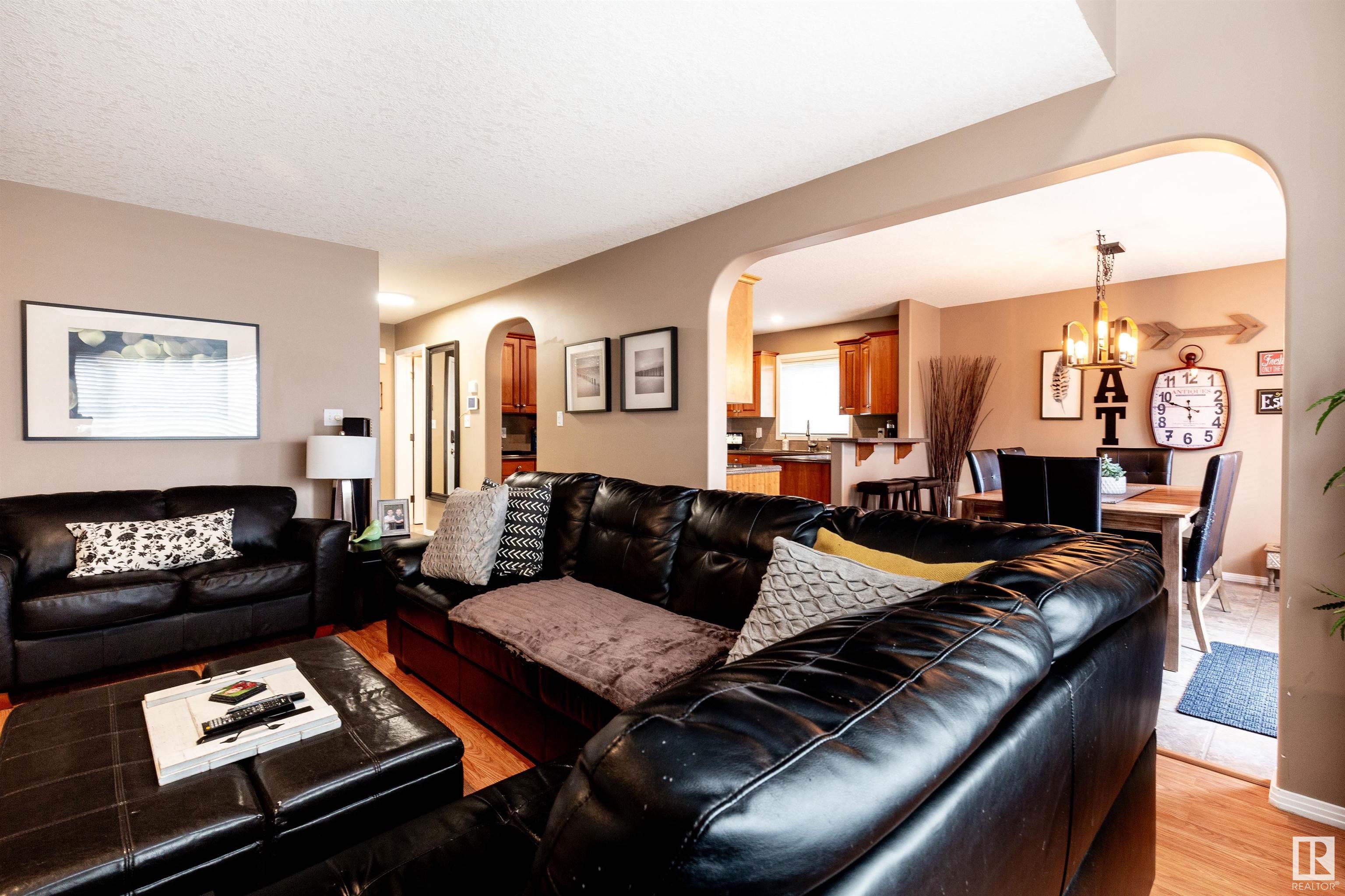 54 DELAGE Crescent