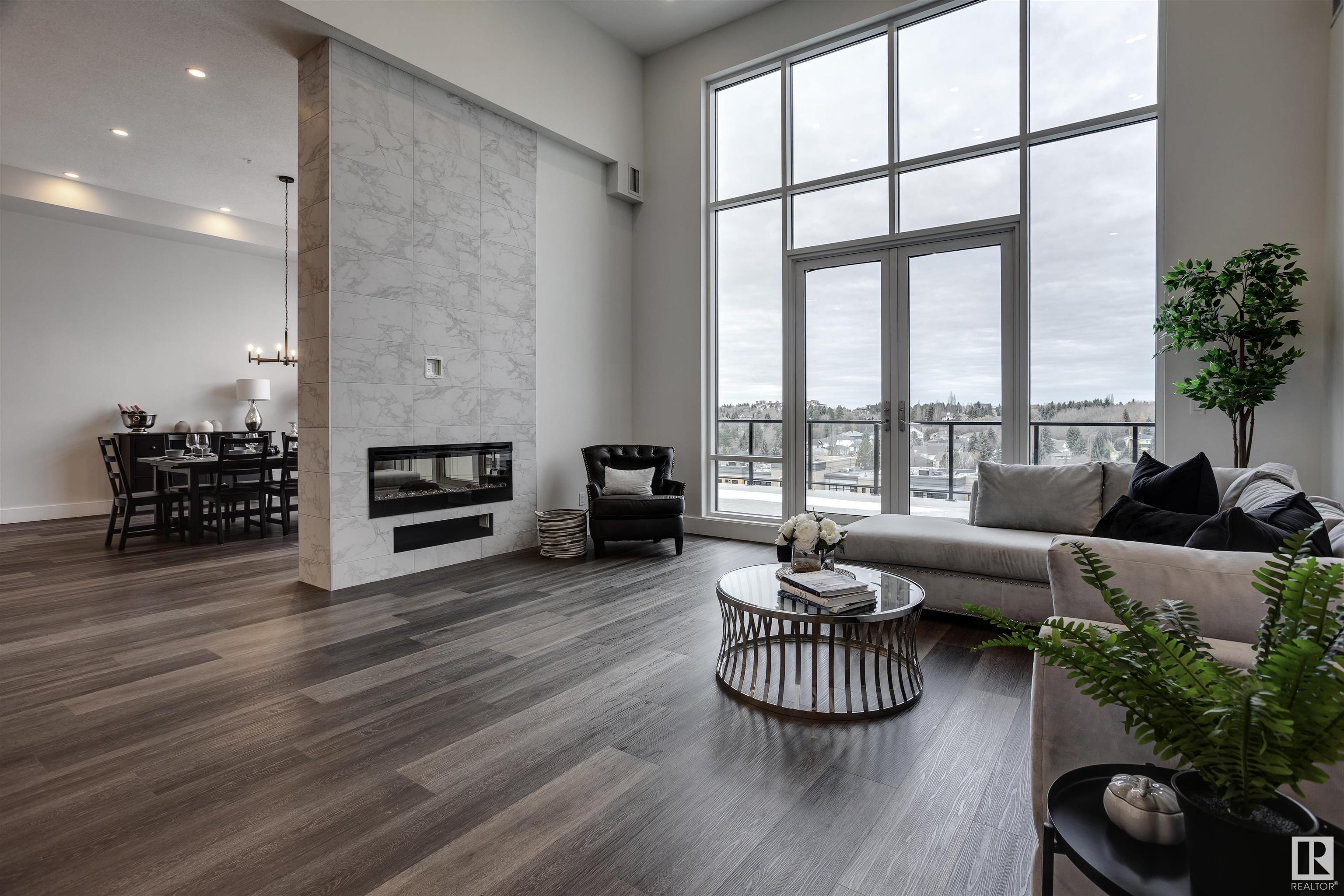 200 BELLEROSE Drive