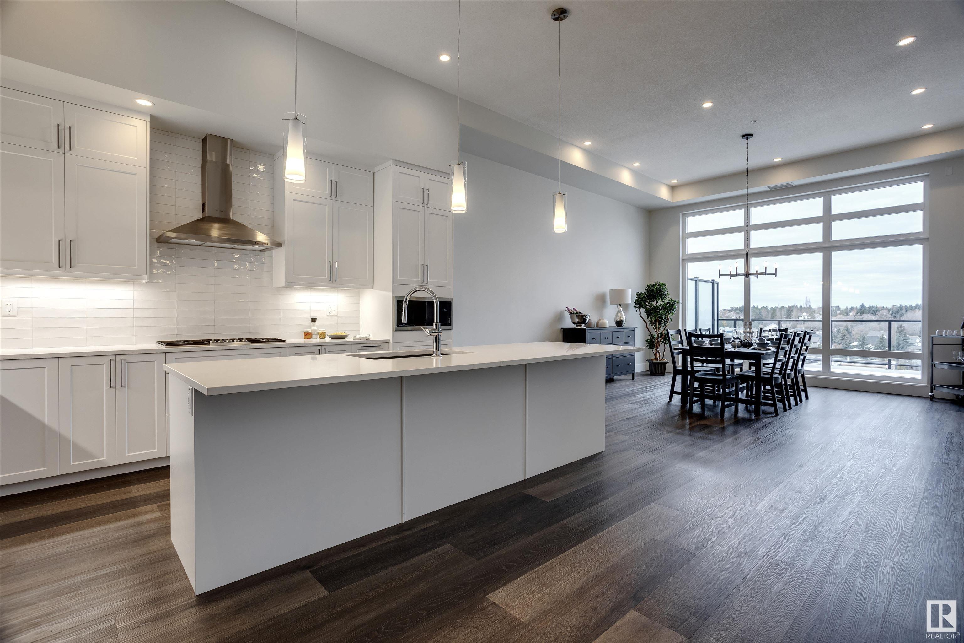 200 BELLEROSE Drive