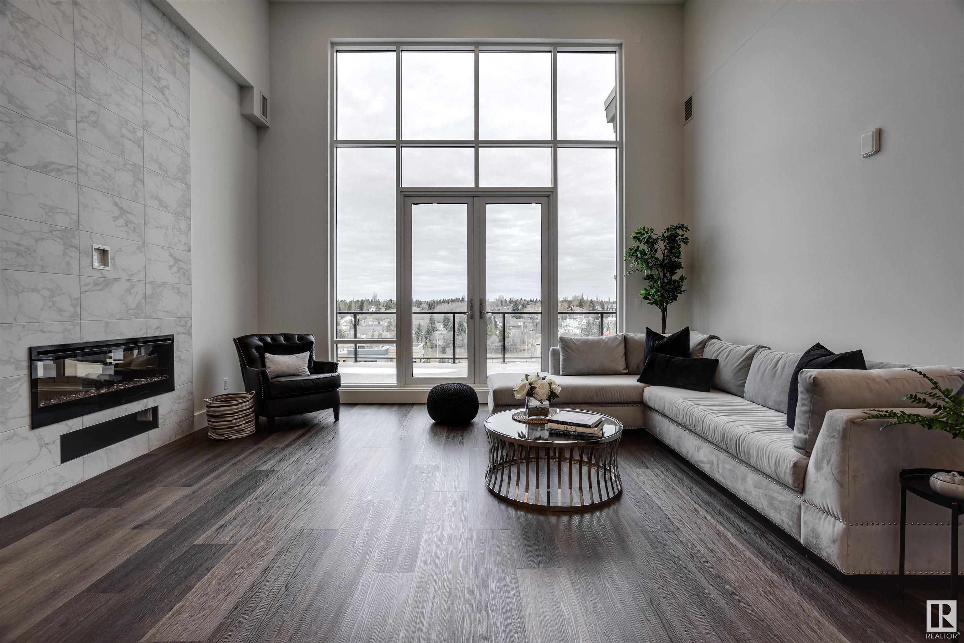 200 BELLEROSE Drive