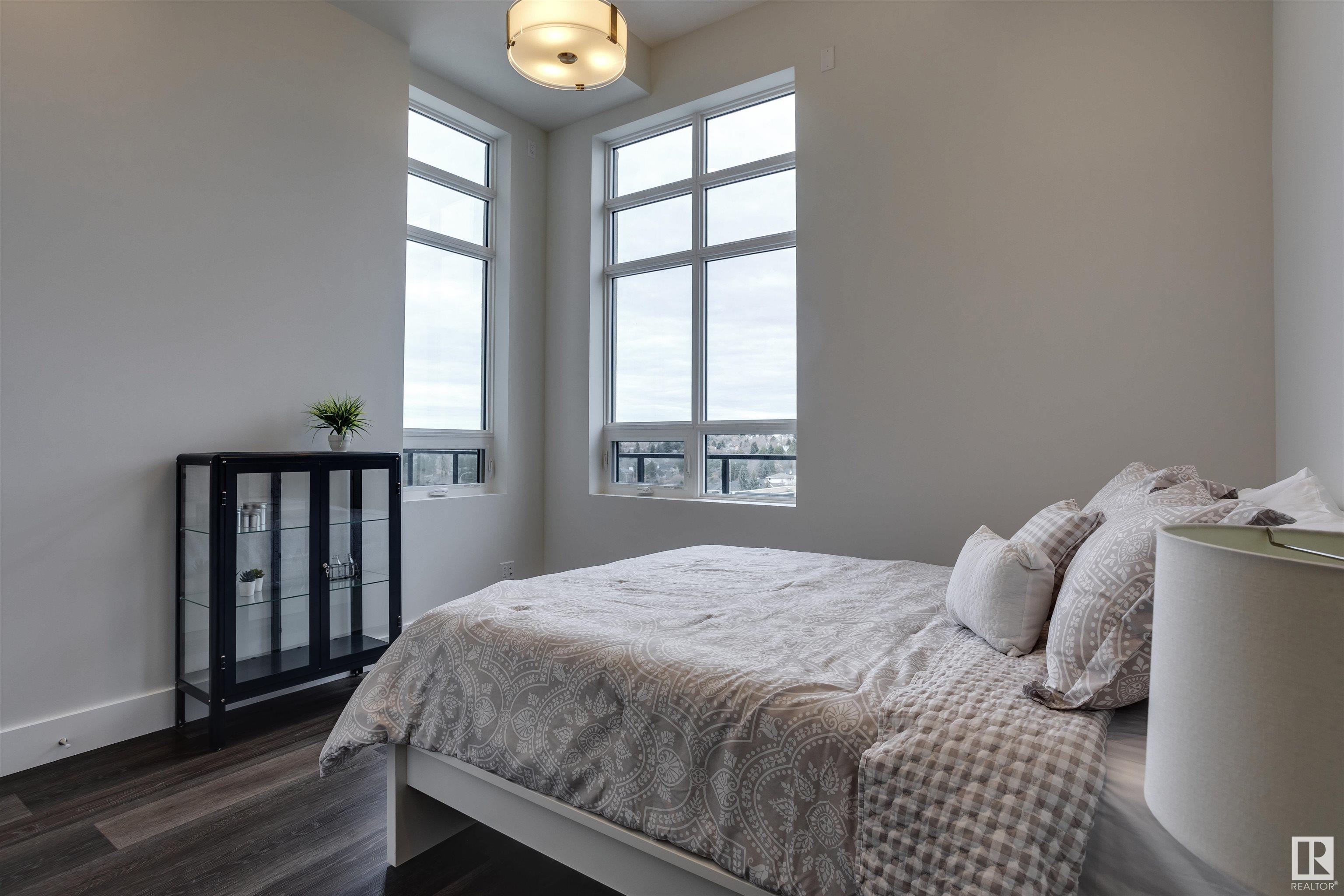 200 BELLEROSE Drive