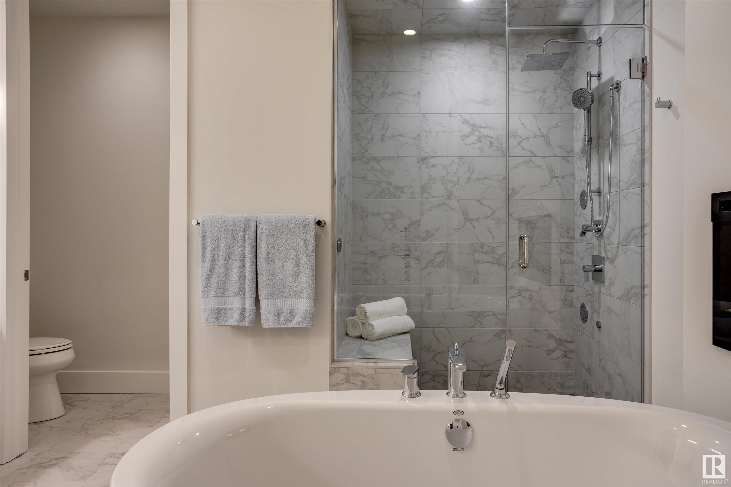 200 BELLEROSE Drive