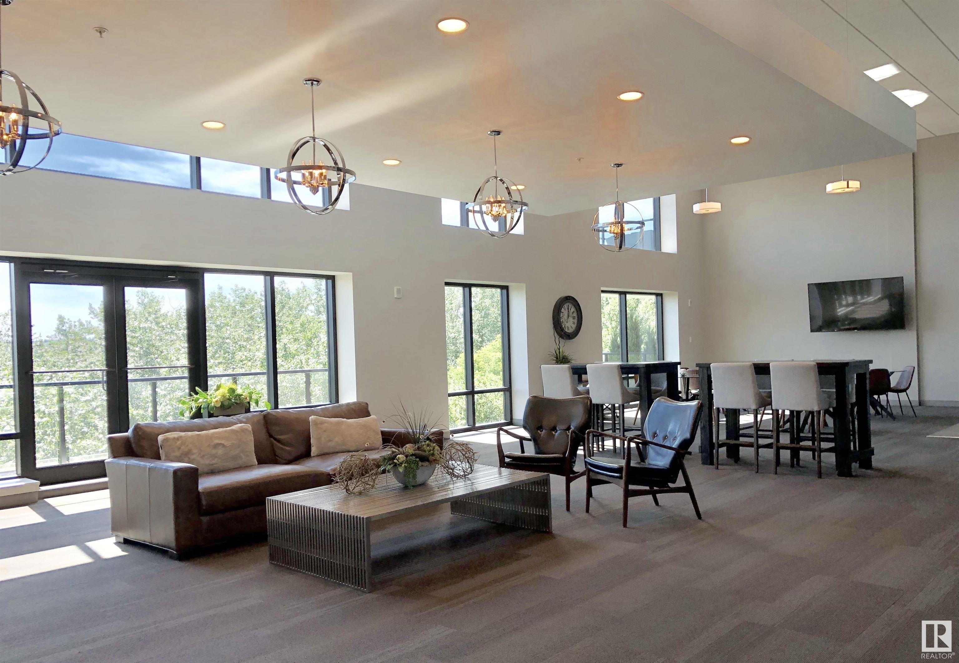 200 BELLEROSE Drive