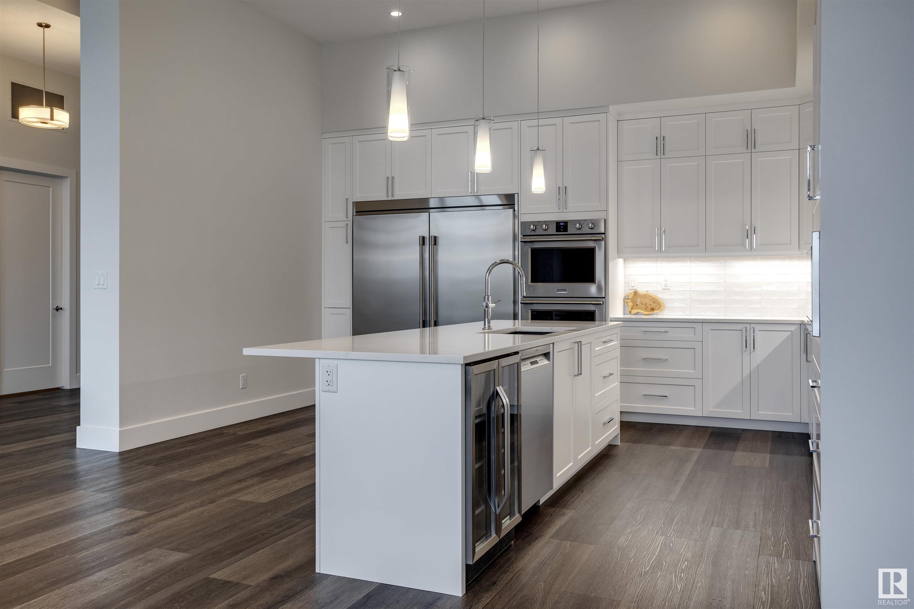 200 BELLEROSE Drive