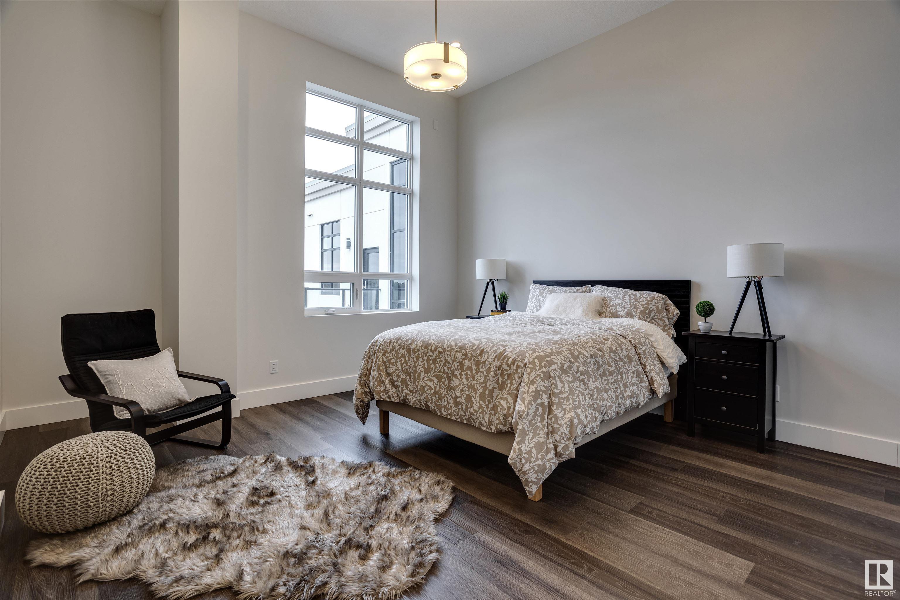 200 BELLEROSE Drive