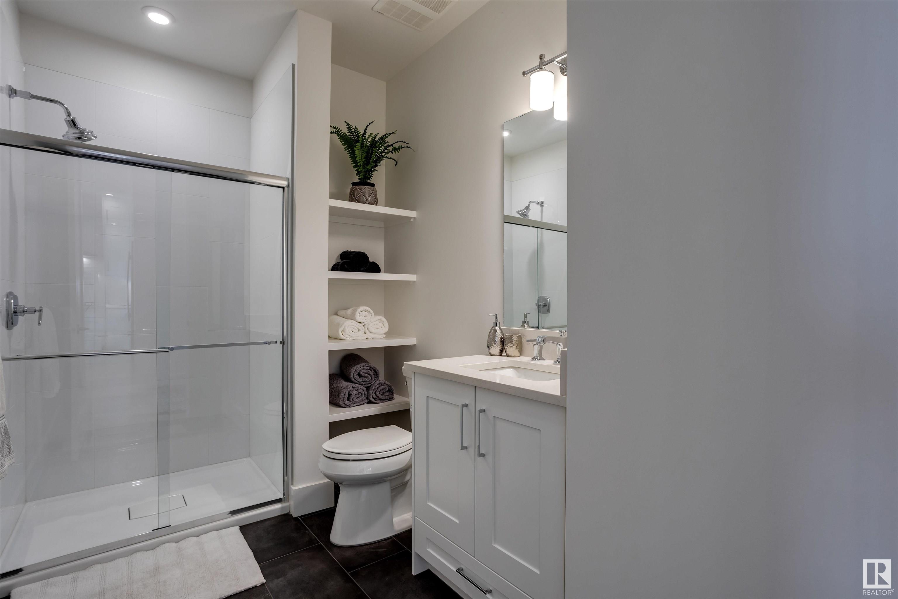 200 BELLEROSE Drive