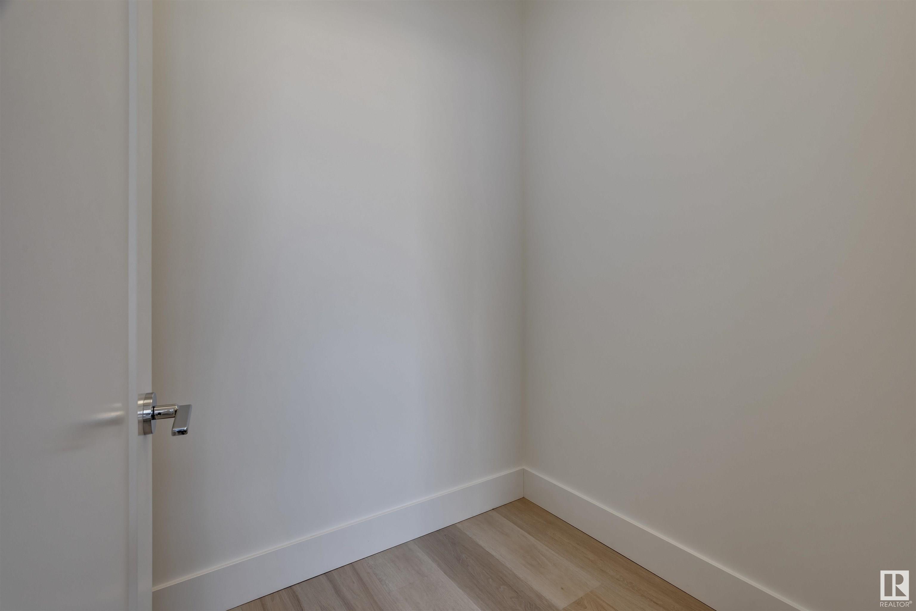200 BELLEROSE Drive