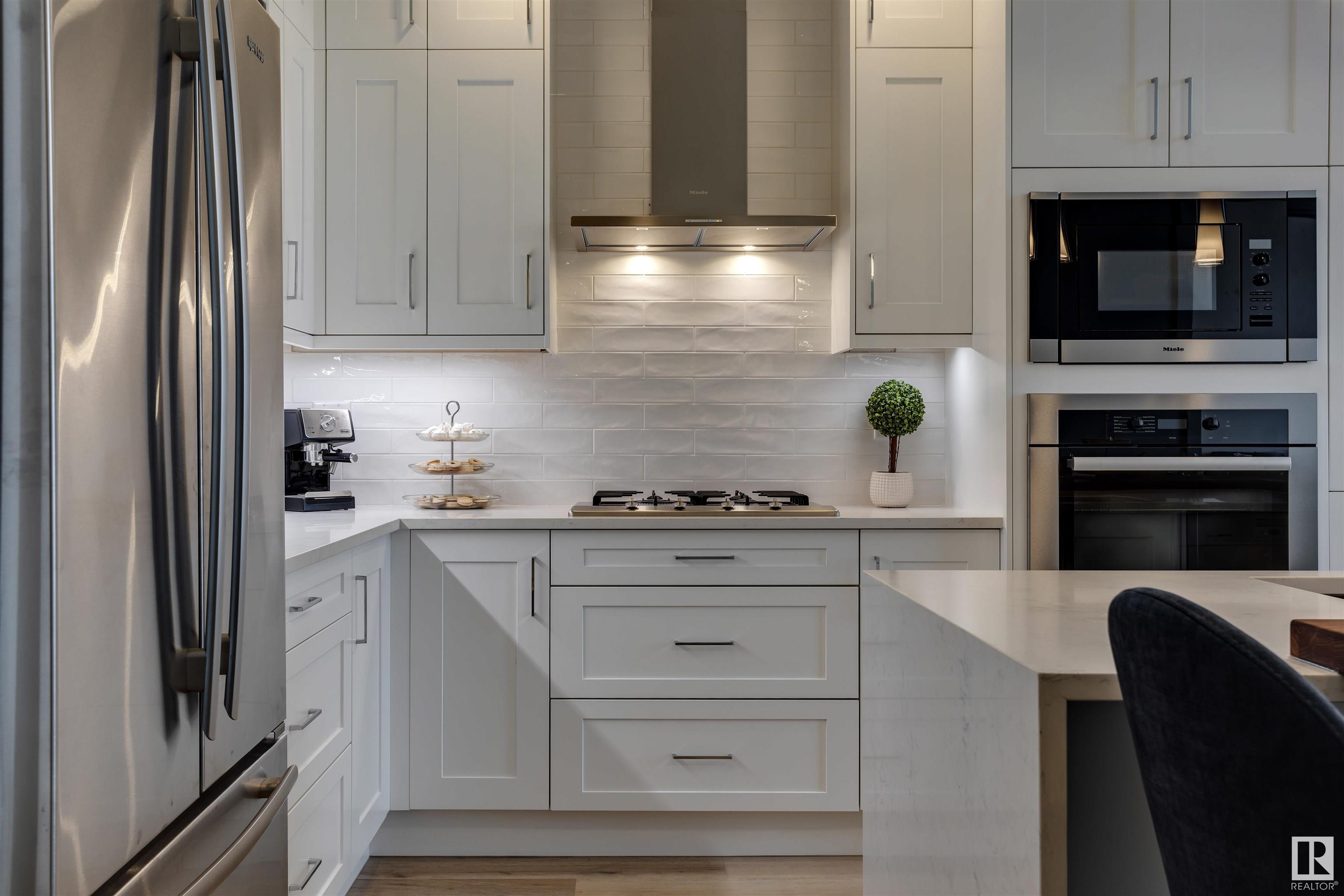 200 BELLEROSE Drive